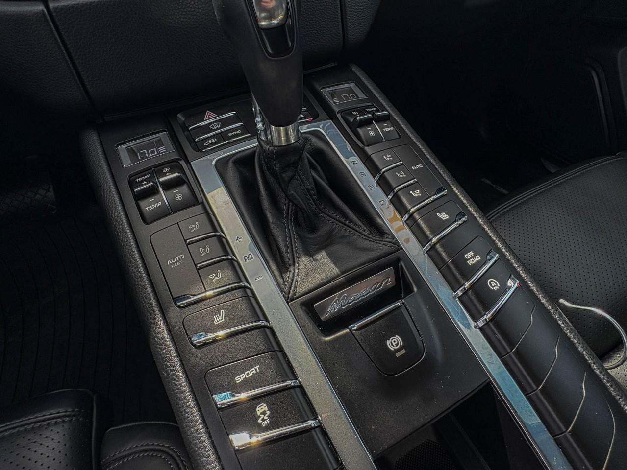 2016 Porsche Macan S thumb 17