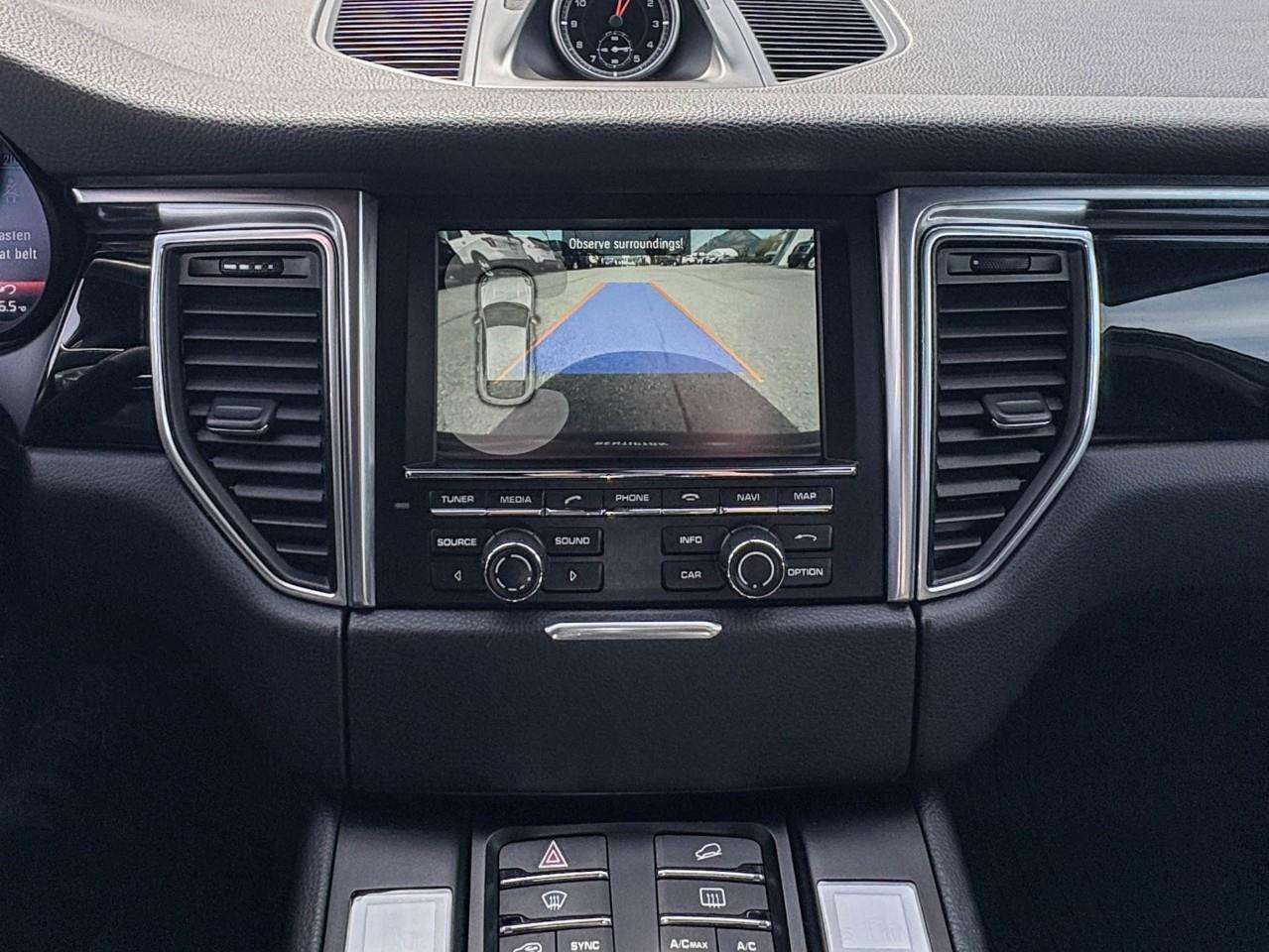 2016 Porsche Macan S thumb 19