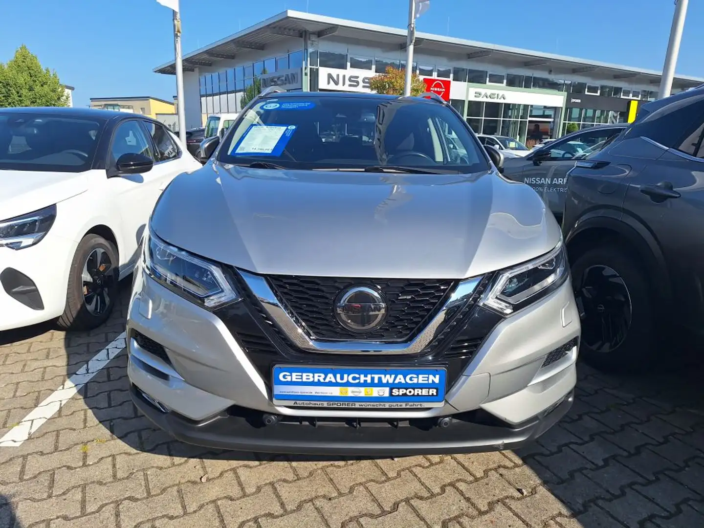 Nissan Qashqai 1.2 DIG-T N-Connecta Silber - 2