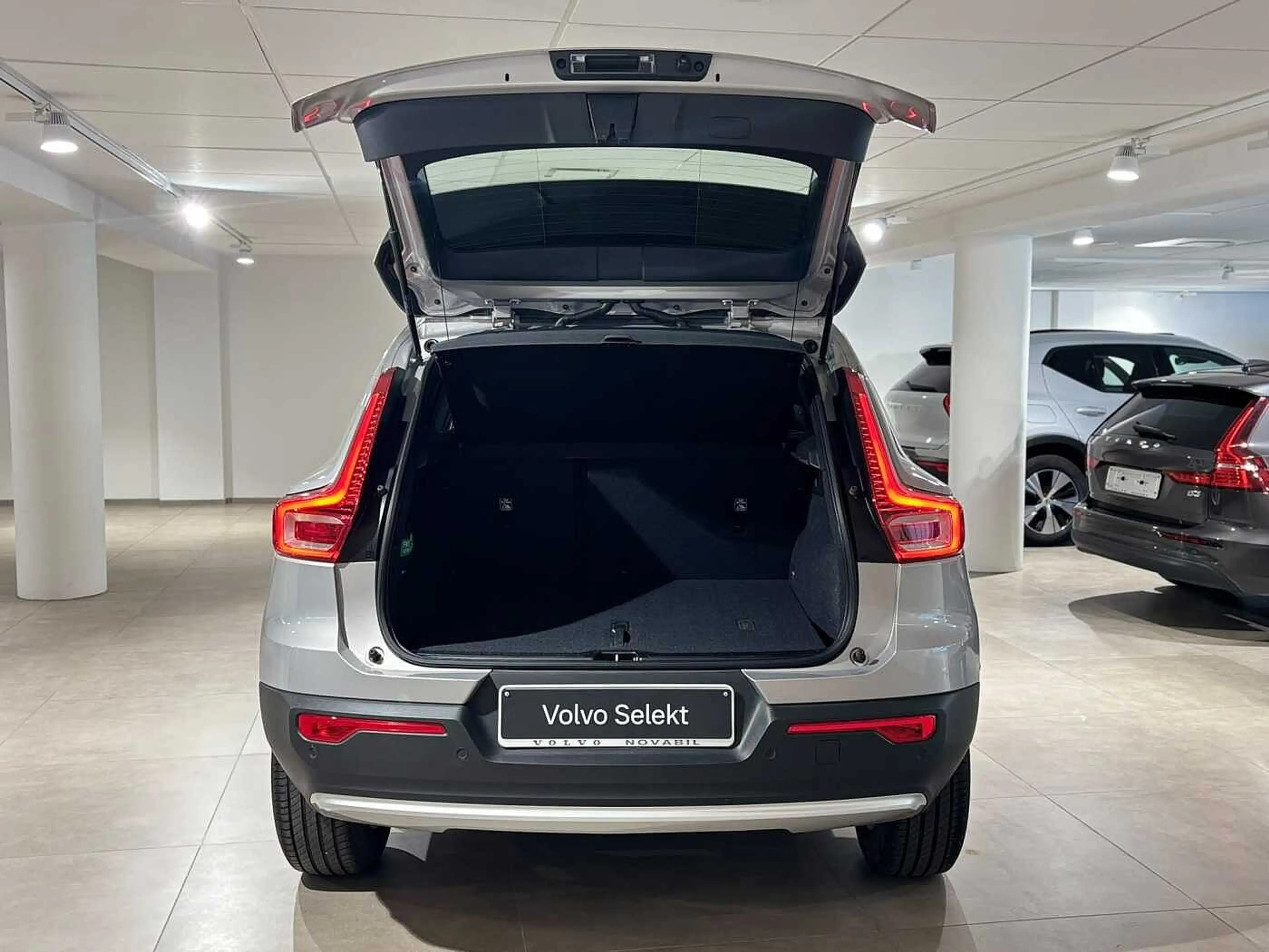 Volvo XC40 Essential, T2 automatic, Essence '3 ANS DE GARANTI — photo 6