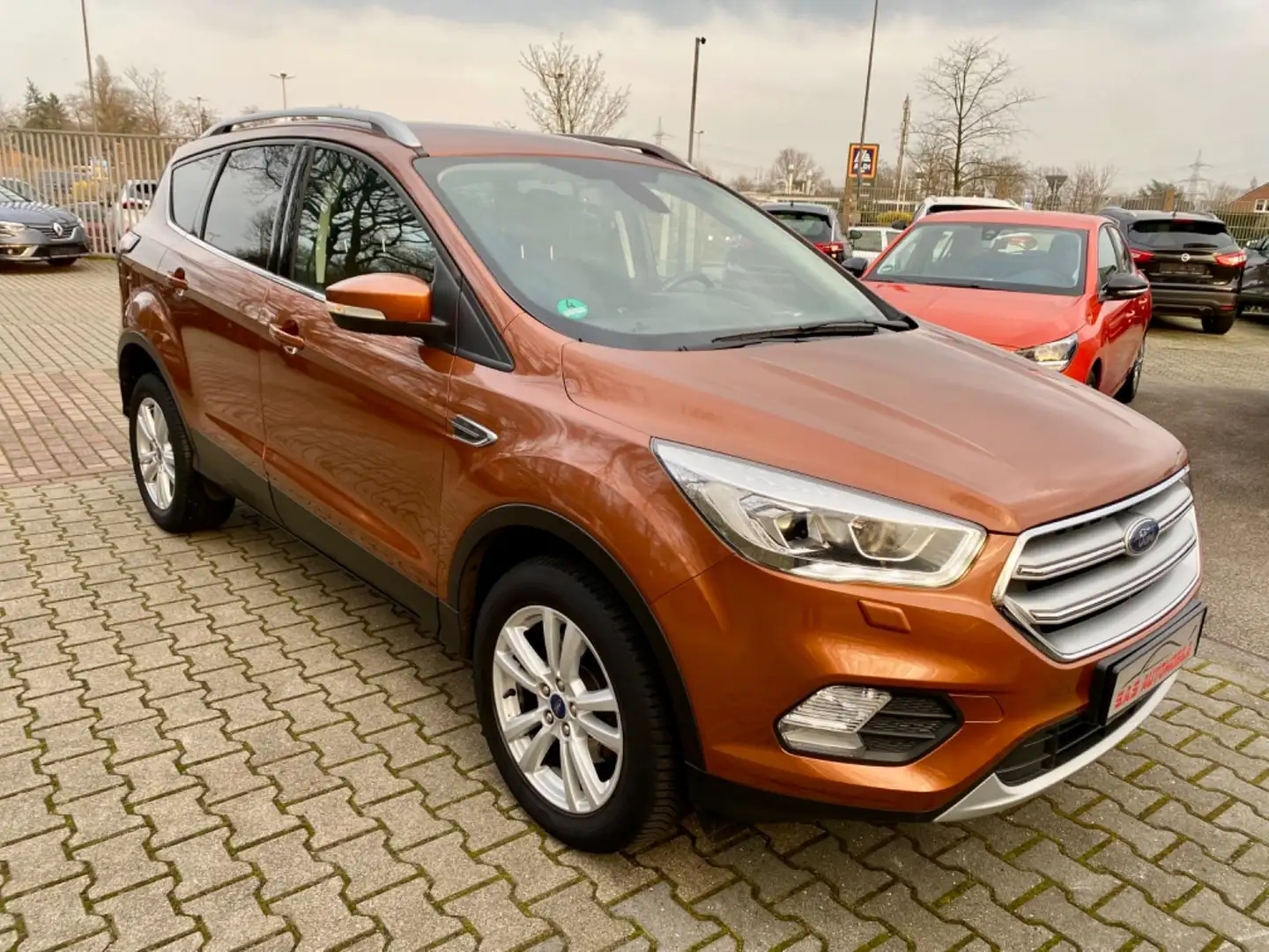 Ford Kuga Cool&Connect/1A Zustand/Top Gepflegt Brown - 1