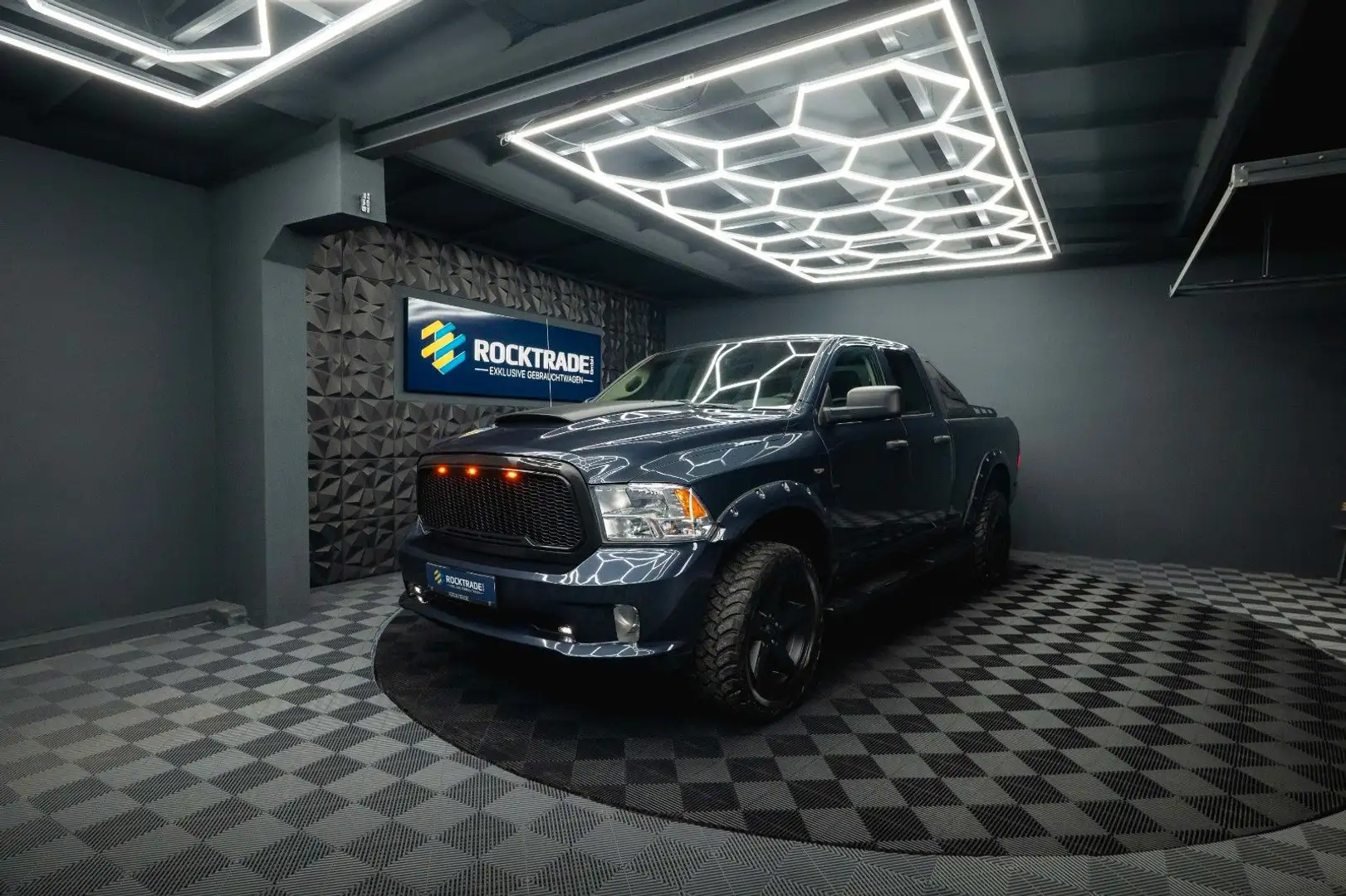 Dodge RAM 3.6 V6 4x4 LONGBED Offroad *LPG*6 Sitze* Gris - 2