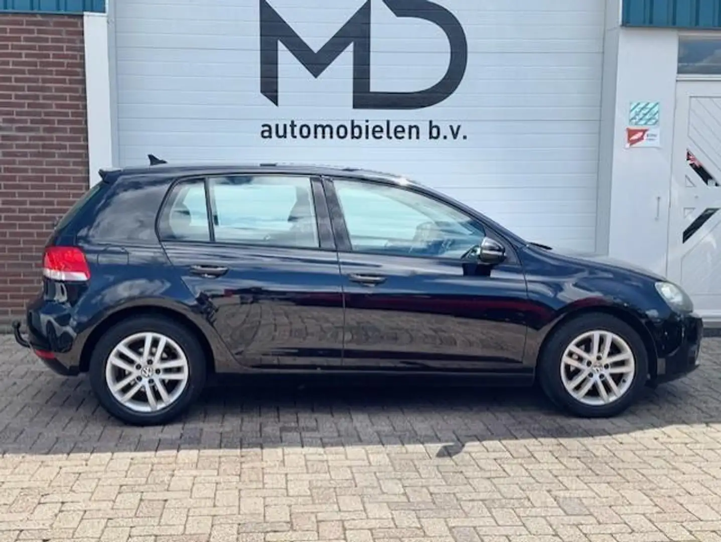 Volkswagen Golf 1.2 TSI Highline - 1e eigenaar -DealerOnderH Nero - 2