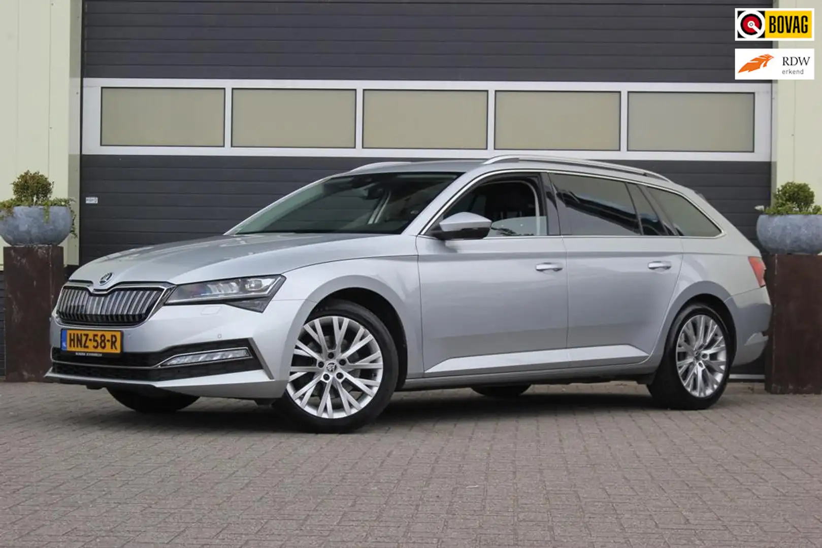 Skoda Superb Combi 1.4 TSI iV PHEV Business Edition | Trekhaak Grijs - 1