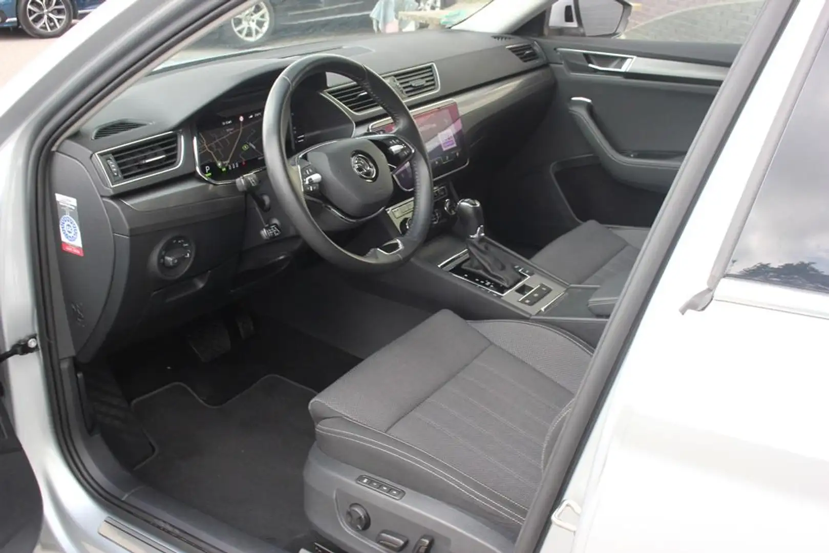 Skoda Superb Combi 1.4 TSI iV PHEV Business Edition | Trekhaak Grijs - 2