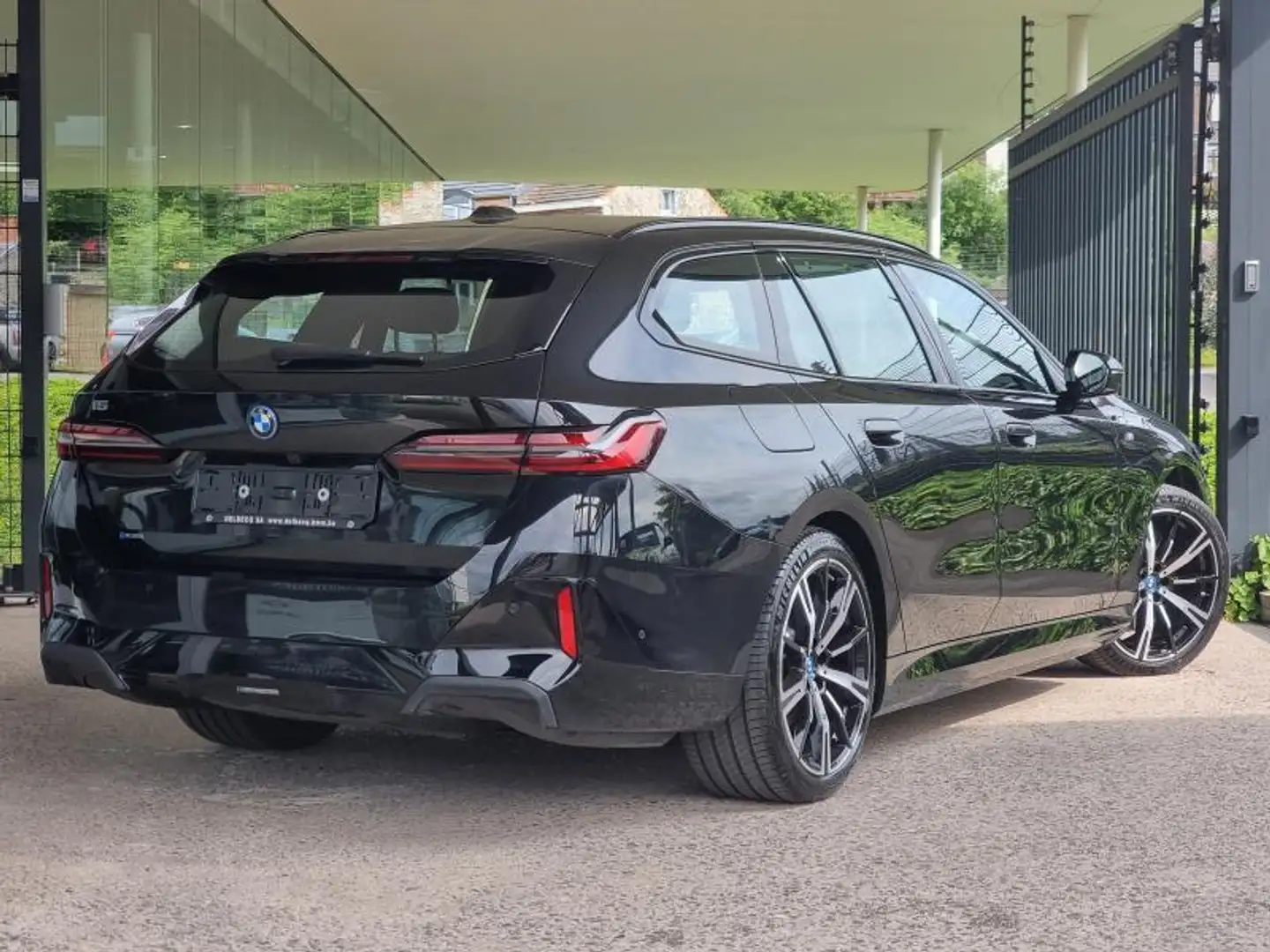 BMW i5 edrive 40 Touring M Sport Noir - 2