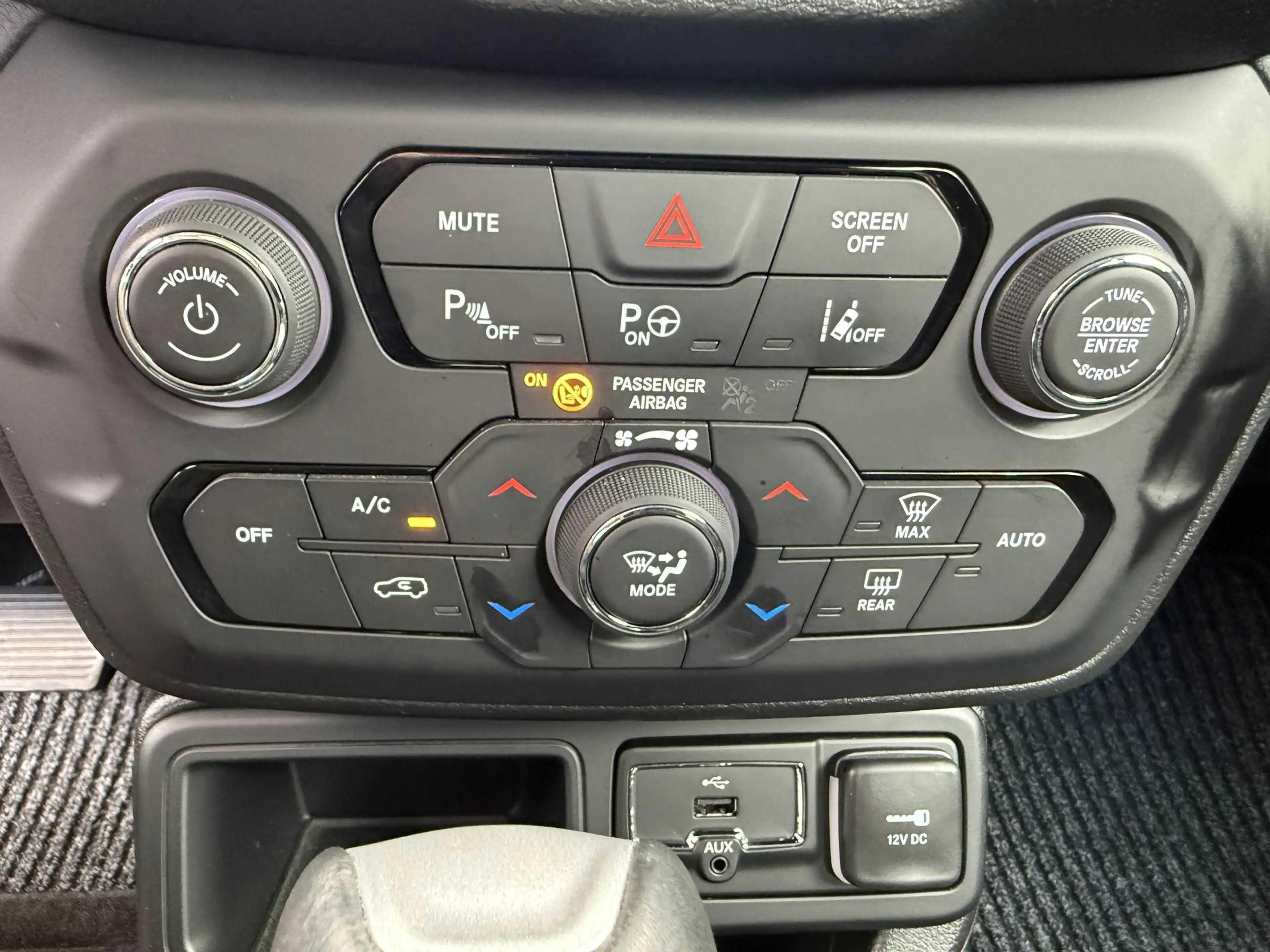 Jeep Renegade 1.5 Mild Hybrid "Longitude" Autom.-Navi-PDC-Rca... — photo 10