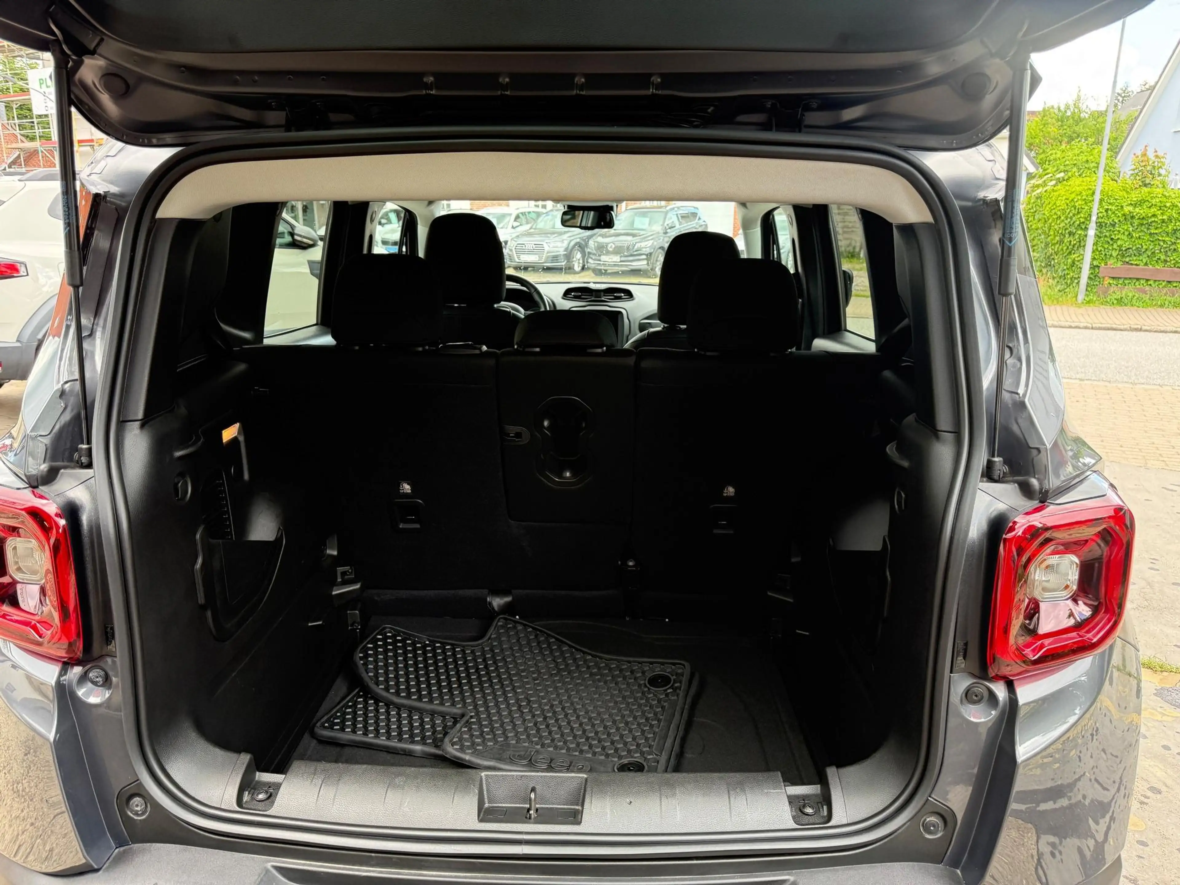 Jeep Renegade 1.5 Mild Hybrid "Longitude" Autom.-Navi-PDC-Rca... — photo 16