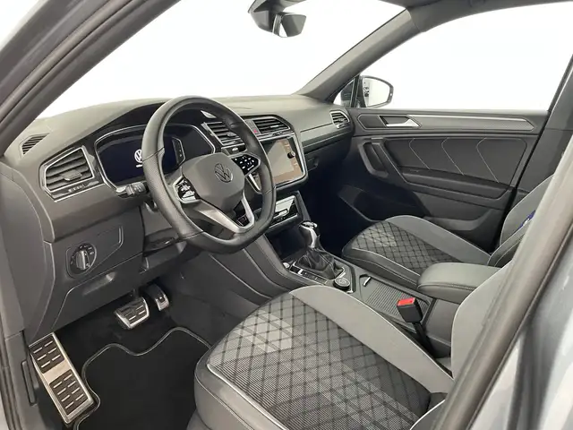Volkswagen Tiguan Allspace view 8
