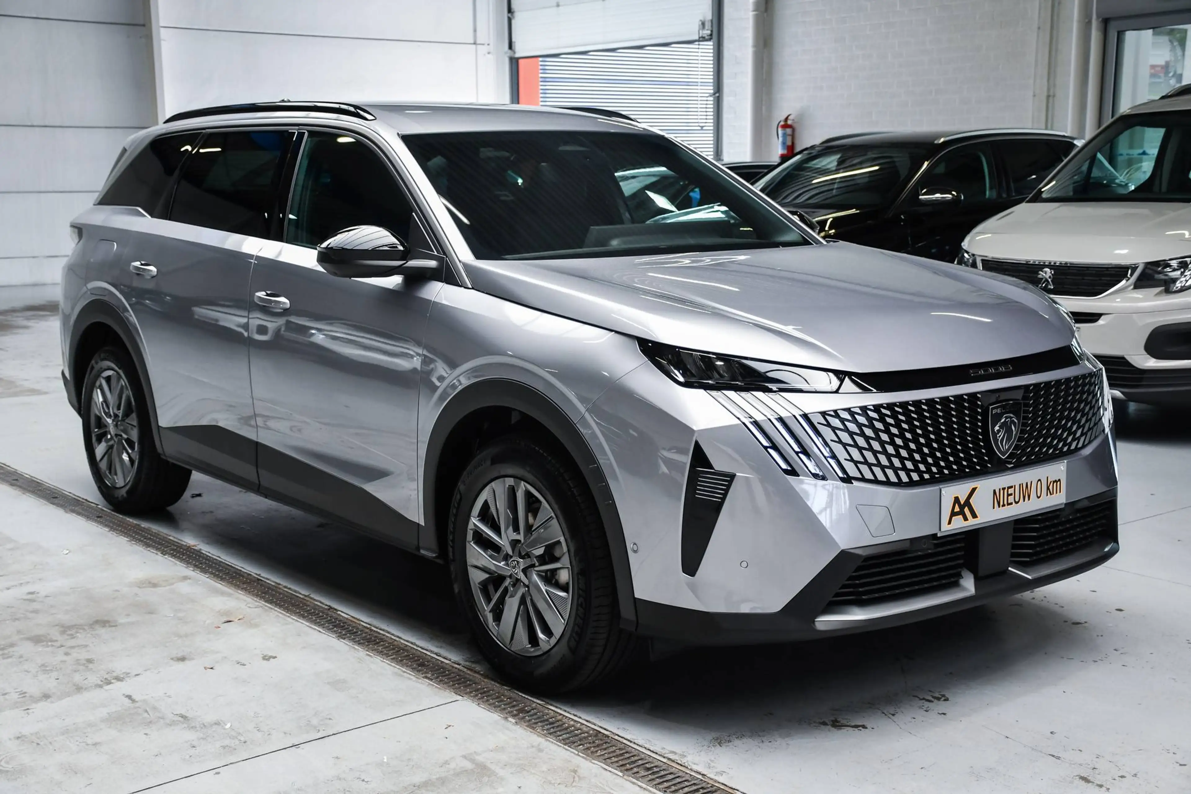 Peugeot 5008 5008 Hybrid Allure 7pl MHEV NIEUW - NAVIGATIE / CAMERA / ACC / SMARTLINK / BLIS / PDC — photo 2