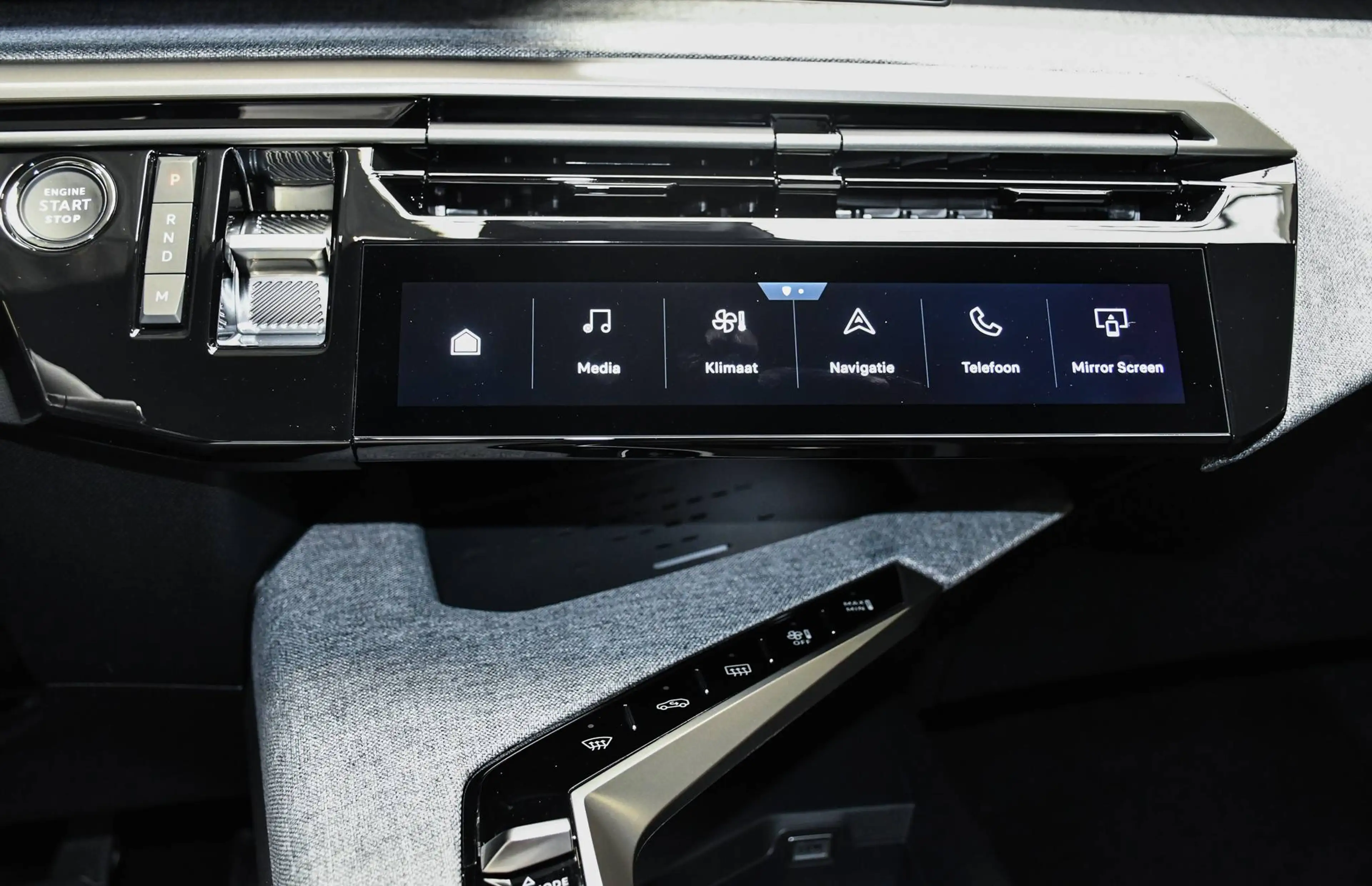 Peugeot 5008 5008 Hybrid Allure 7pl MHEV NIEUW - NAVIGATIE / CAMERA / ACC / SMARTLINK / BLIS / PDC — photo 15