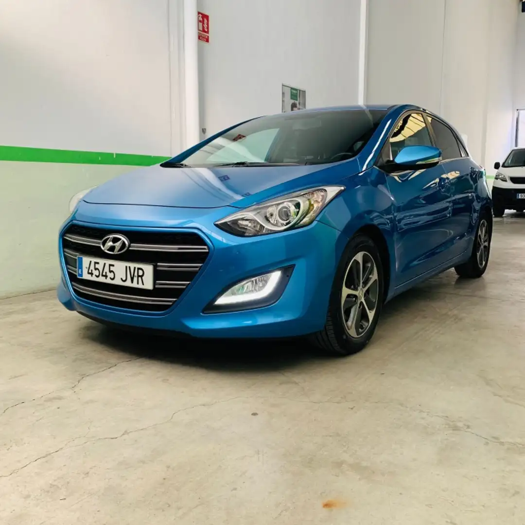 Hyundai i30 1.6CRDi BD Go 110 Azul - 1