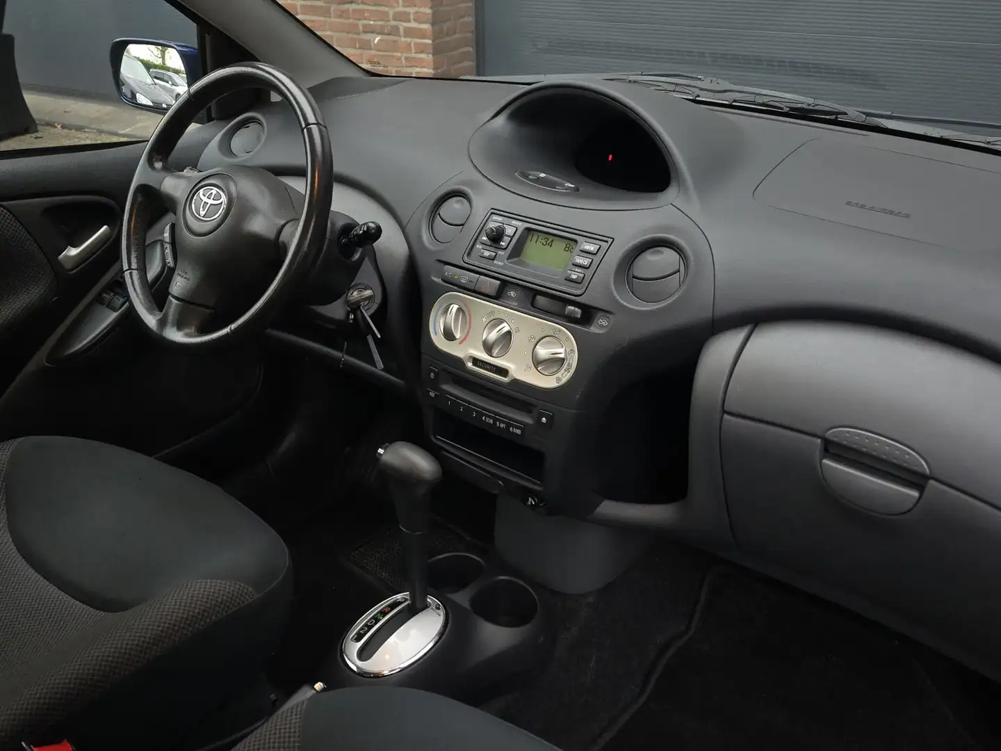 Toyota Yaris 1.3 VVT-i Sol Automaat |Nap |Apk |Lage Km Blau - 2