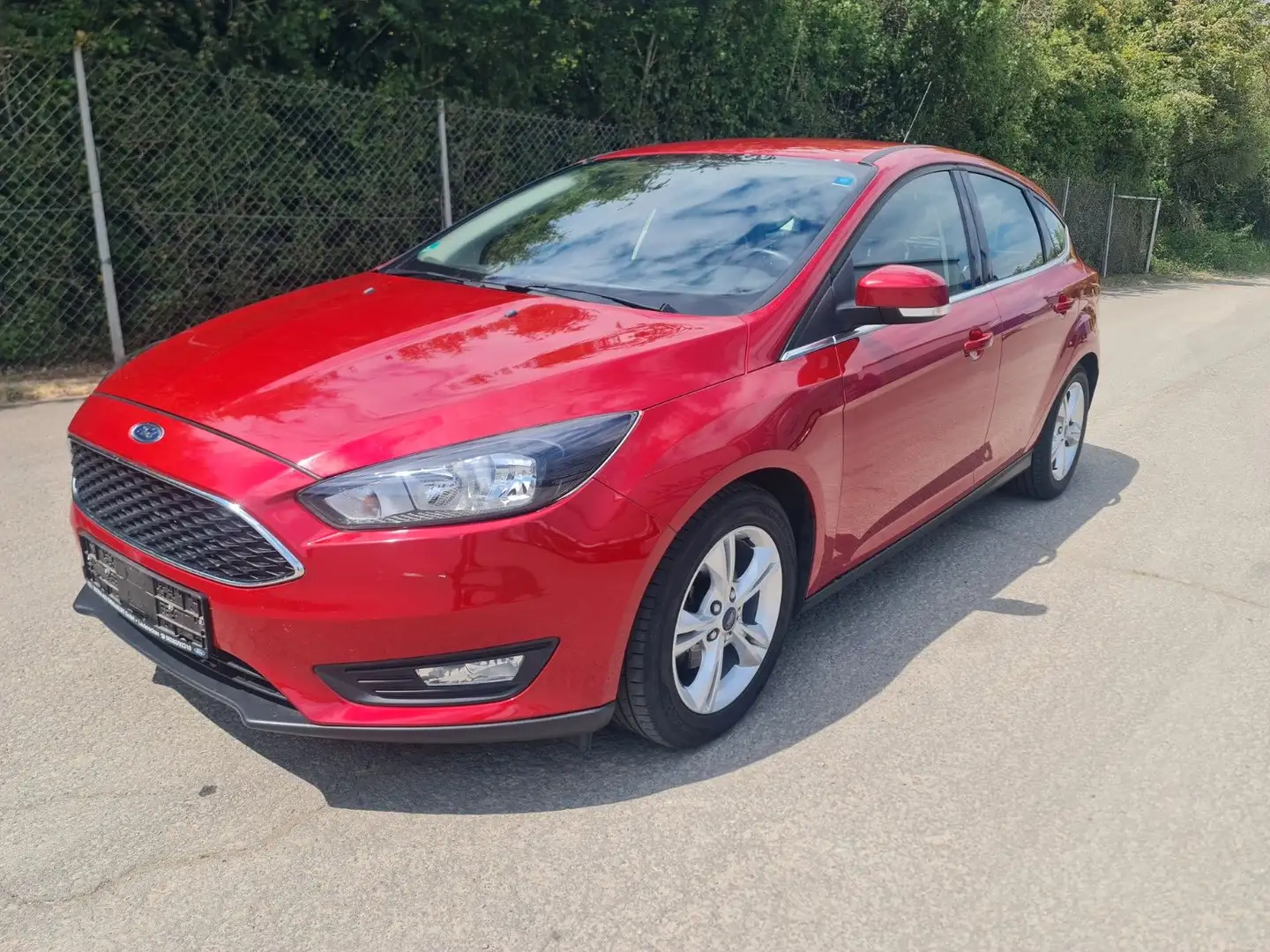 Ford Focus 1,0 EcoBoost 92kW Trend, 1 Hand, Euro 6 Rojo - 1