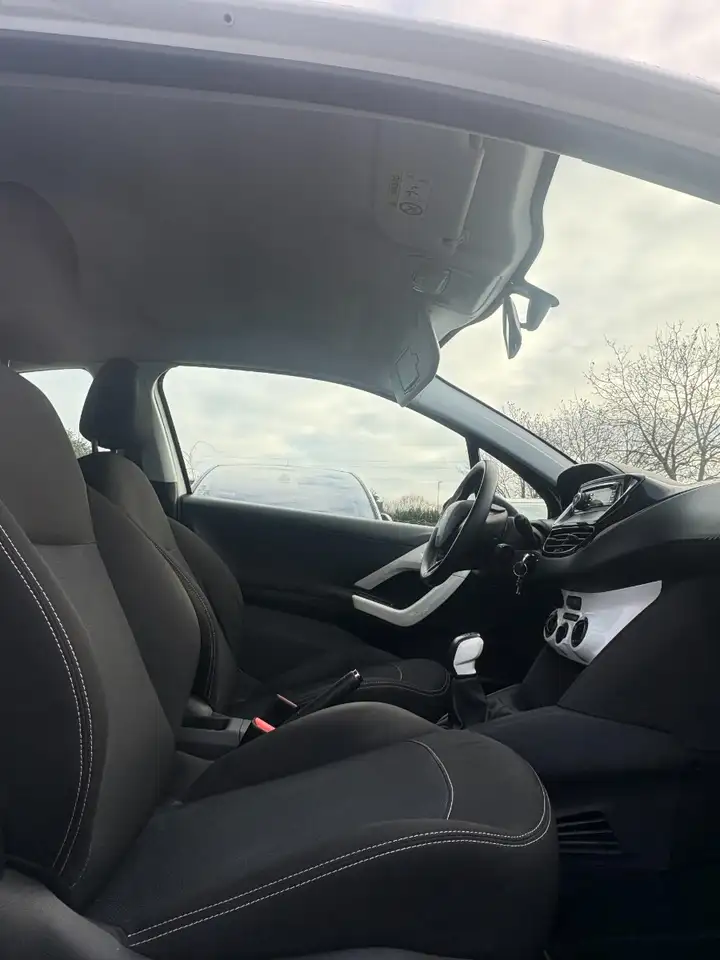Peugeot 208 208 — photo 6