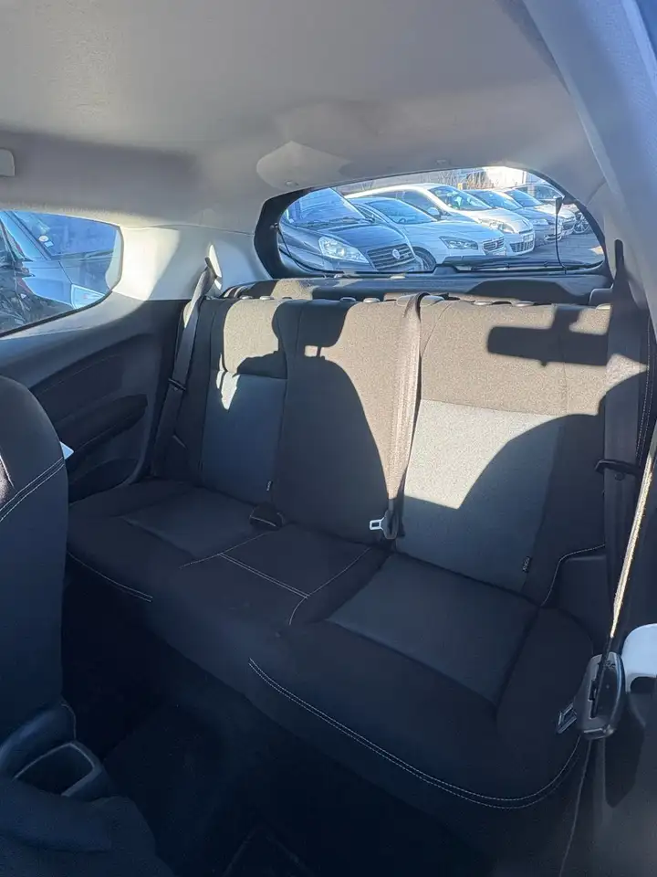 Peugeot 208 208 — photo 7