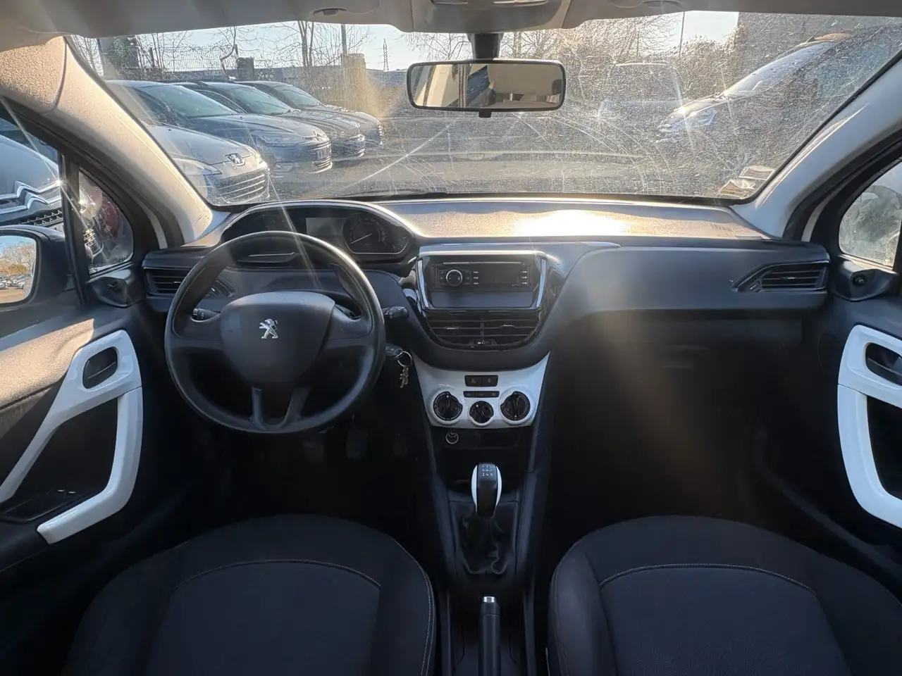 Peugeot 208 208 — photo 5