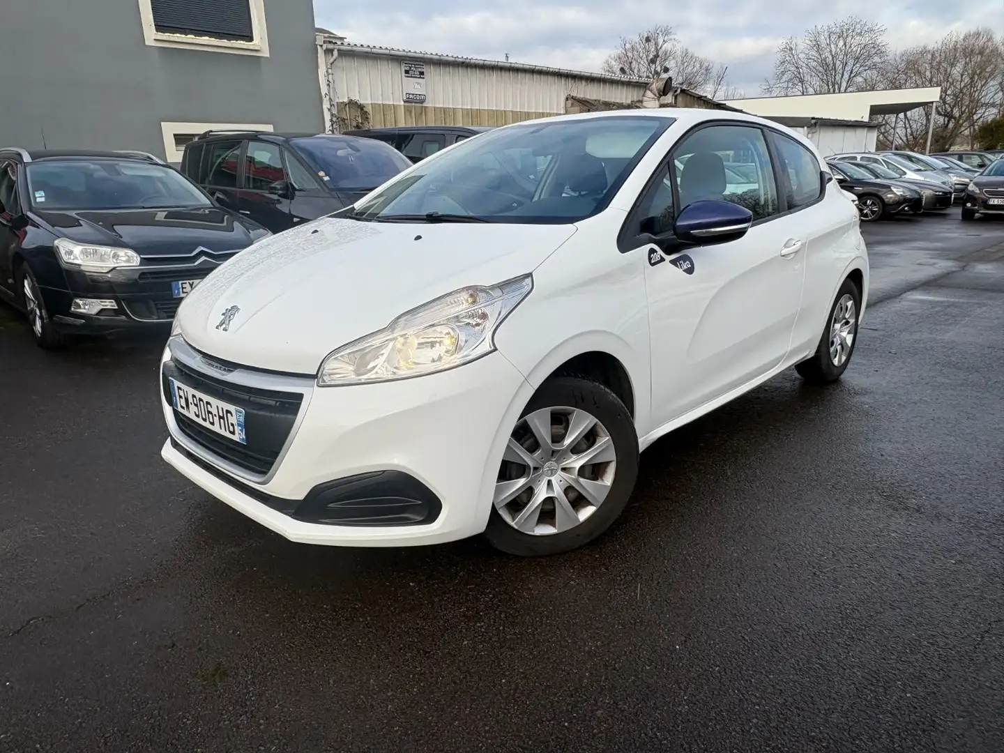 Peugeot 208 Like Blanc - 1