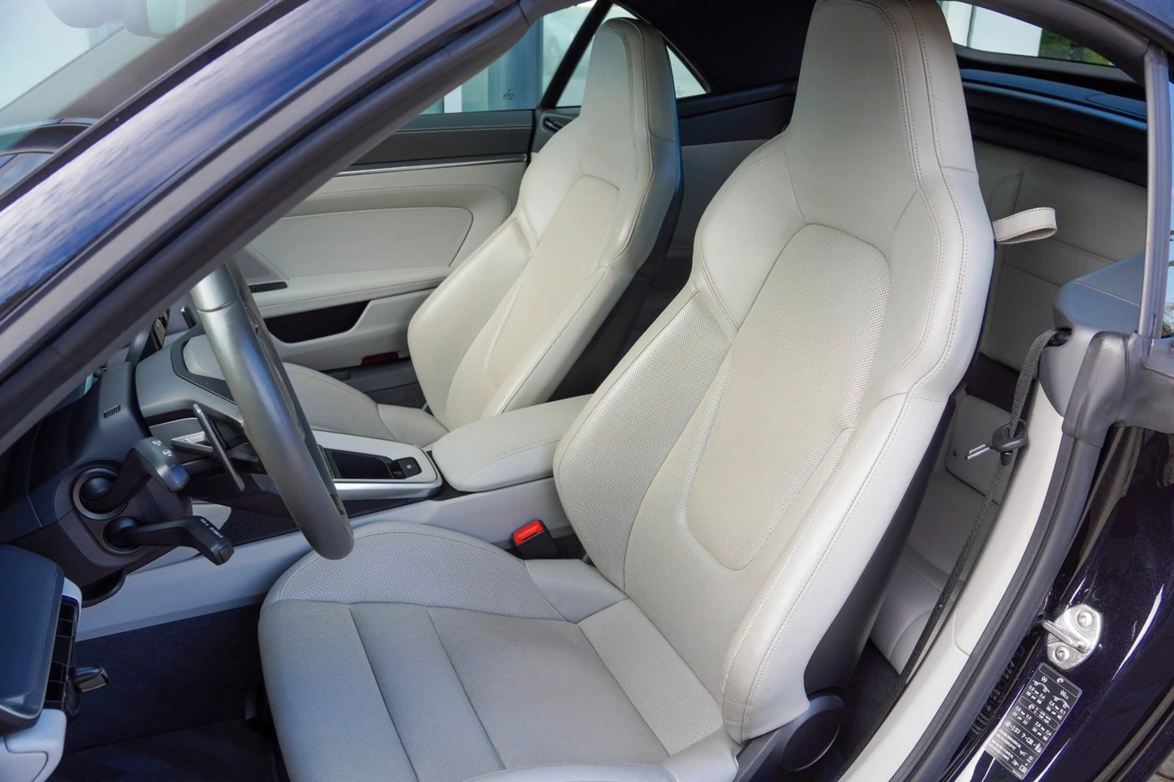 Porsche 992 911 Carrera 4S Cabrio / PASM / PTV PLUS / BOSE — photo 11