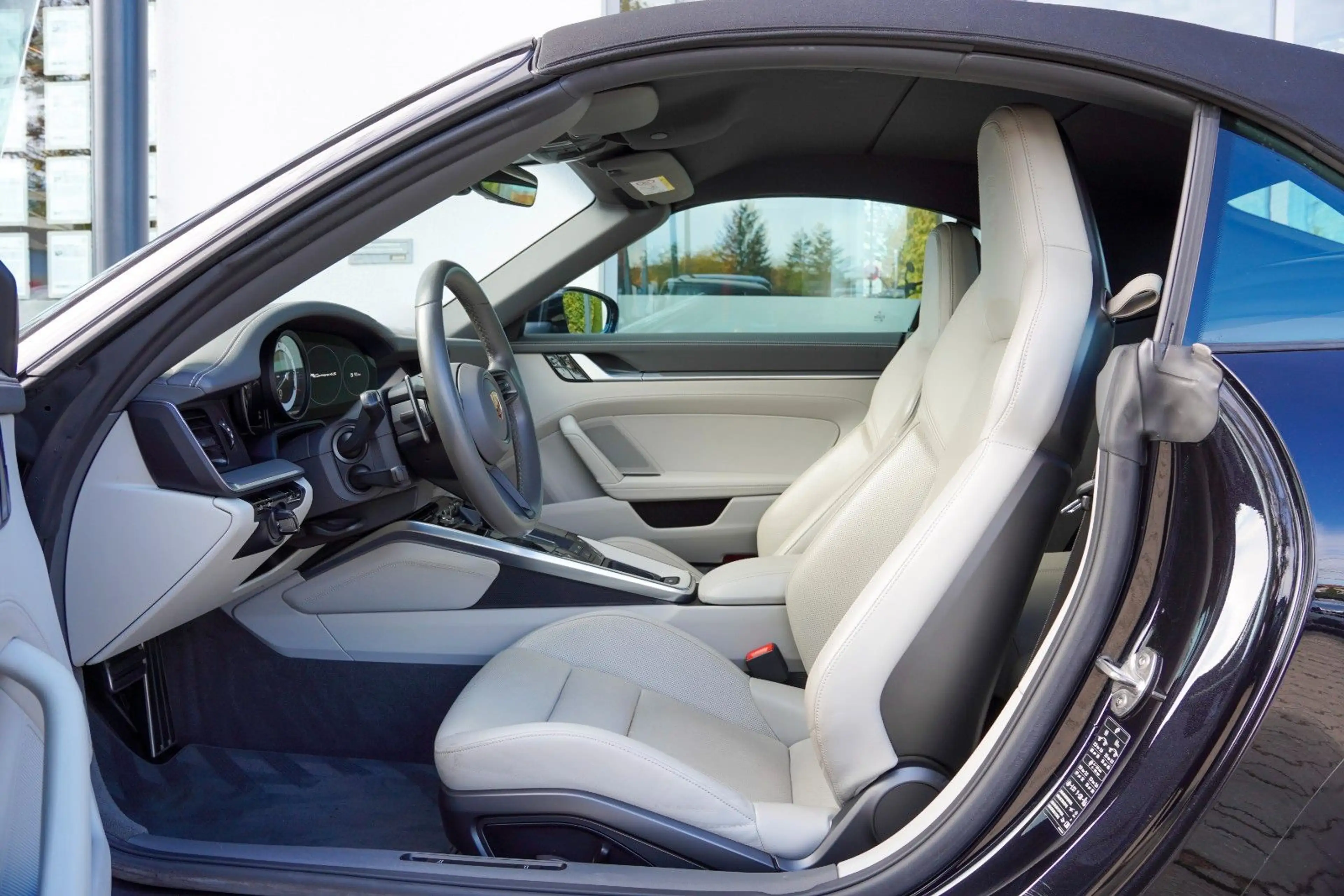 Porsche 992 911 Carrera 4S Cabrio / PASM / PTV PLUS / BOSE — photo 10
