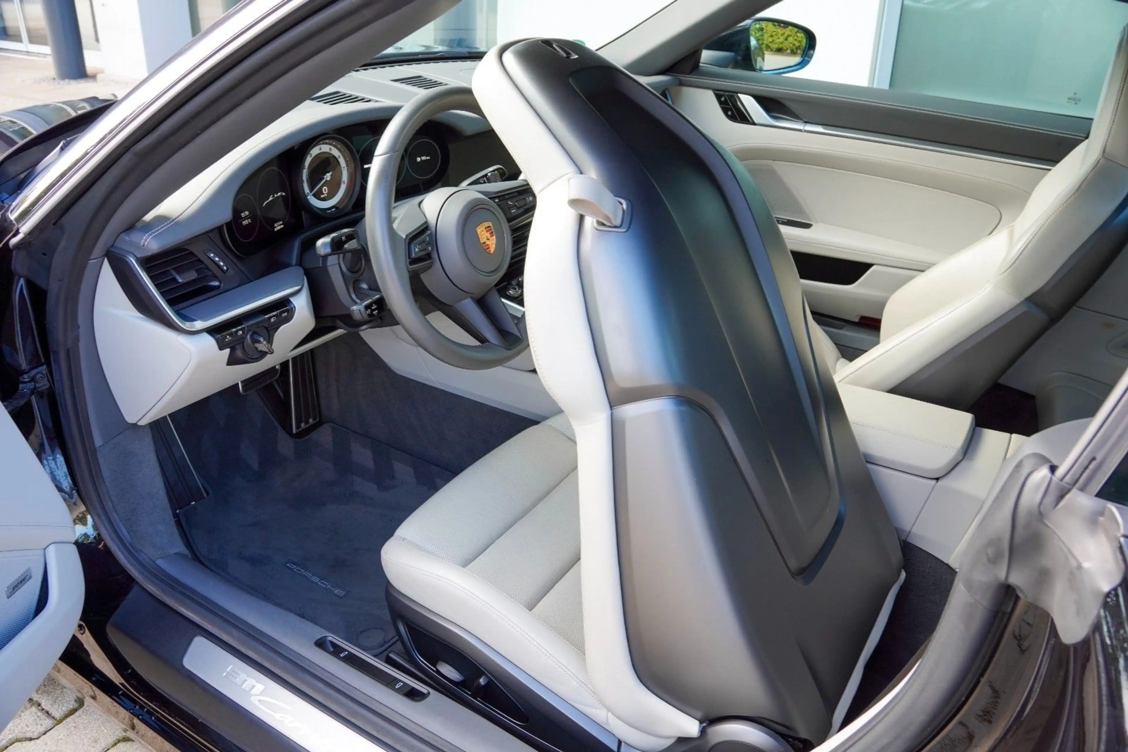 Porsche 992 911 Carrera 4S Cabrio / PASM / PTV PLUS / BOSE — photo 13