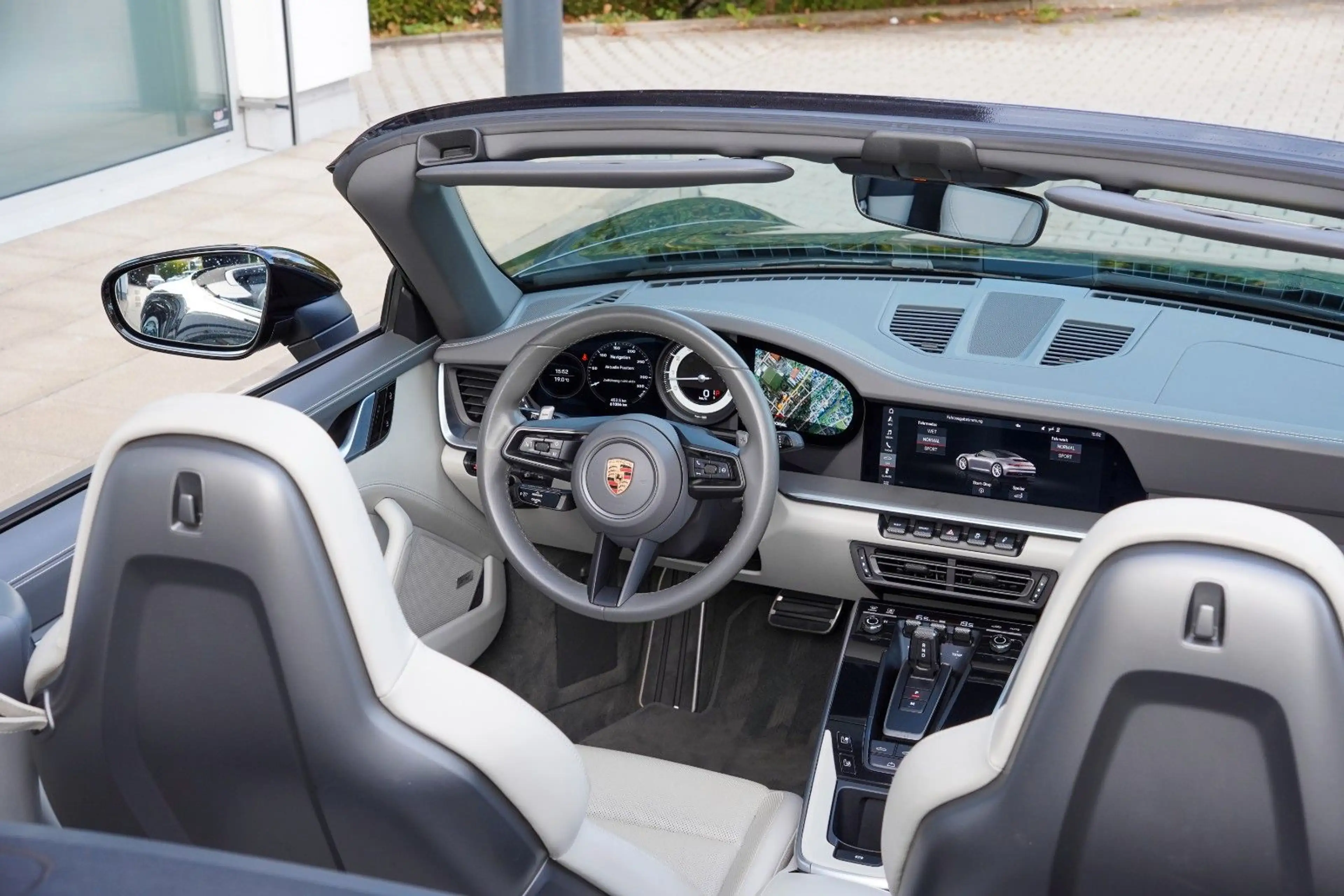 Porsche 992 911 Carrera 4S Cabrio / PASM / PTV PLUS / BOSE — photo 25