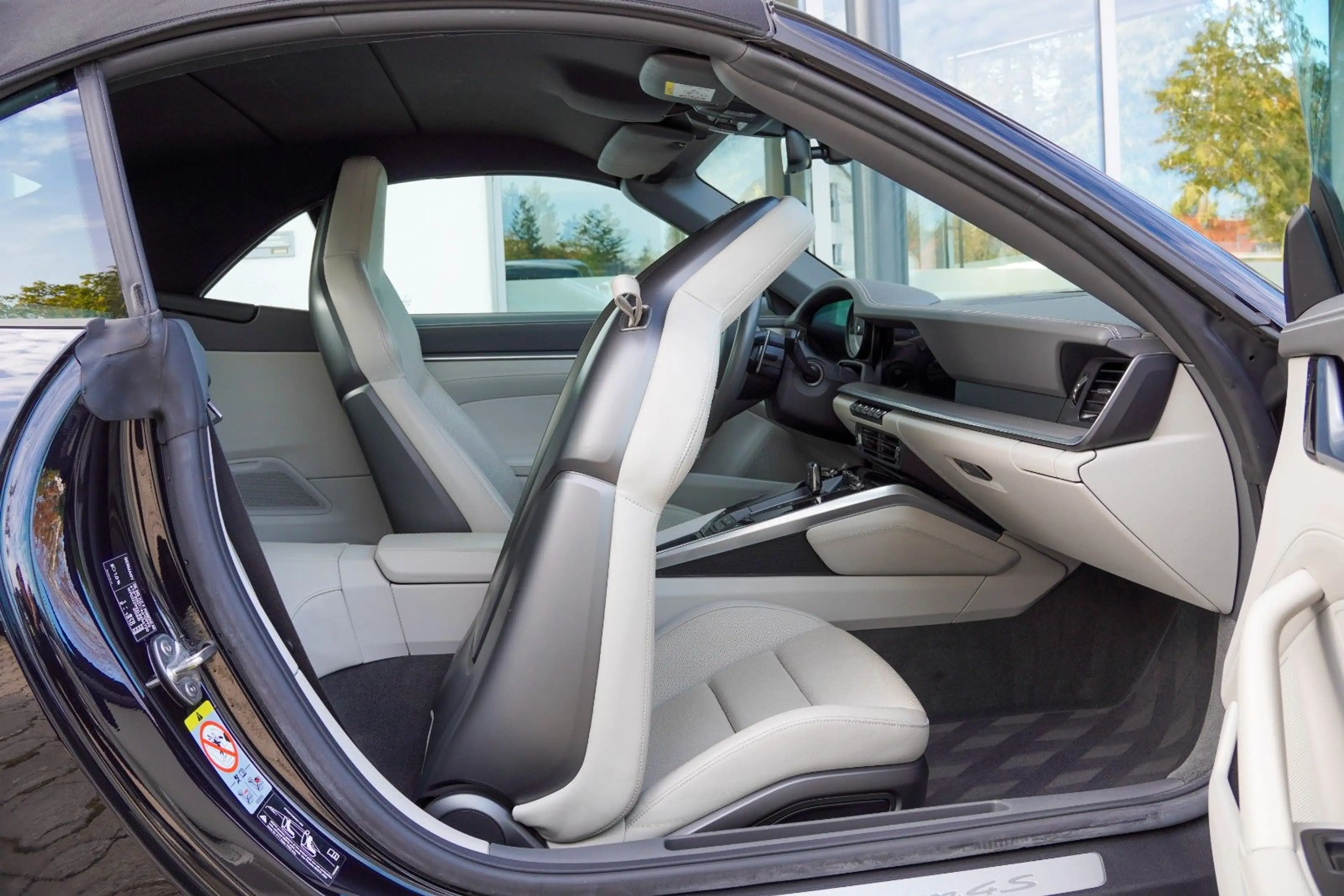 Porsche 992 911 Carrera 4S Cabrio / PASM / PTV PLUS / BOSE — photo 21