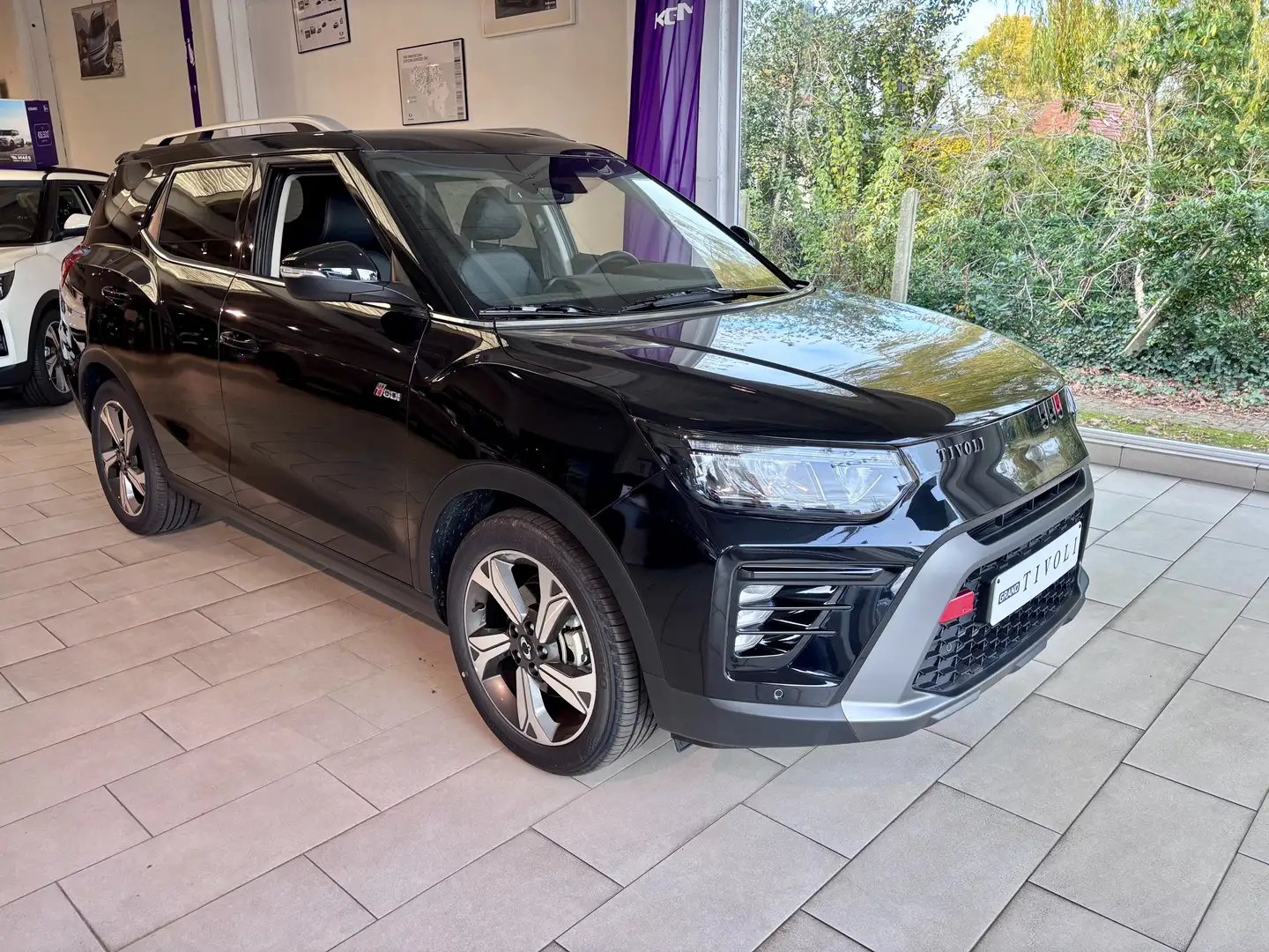 KGM Tivoli Grand 1.5-GDi Automaat - Sapphire - Schuifdak Schwarz - 2