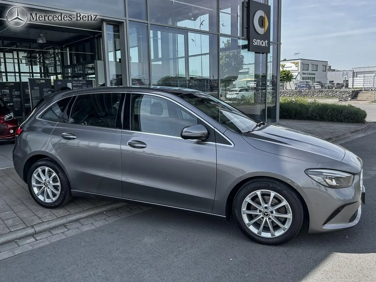 Mercedes-Benz B 200 Progressive RüKam+MBUX+Pano+LED+Sitzhzg Gris - 2