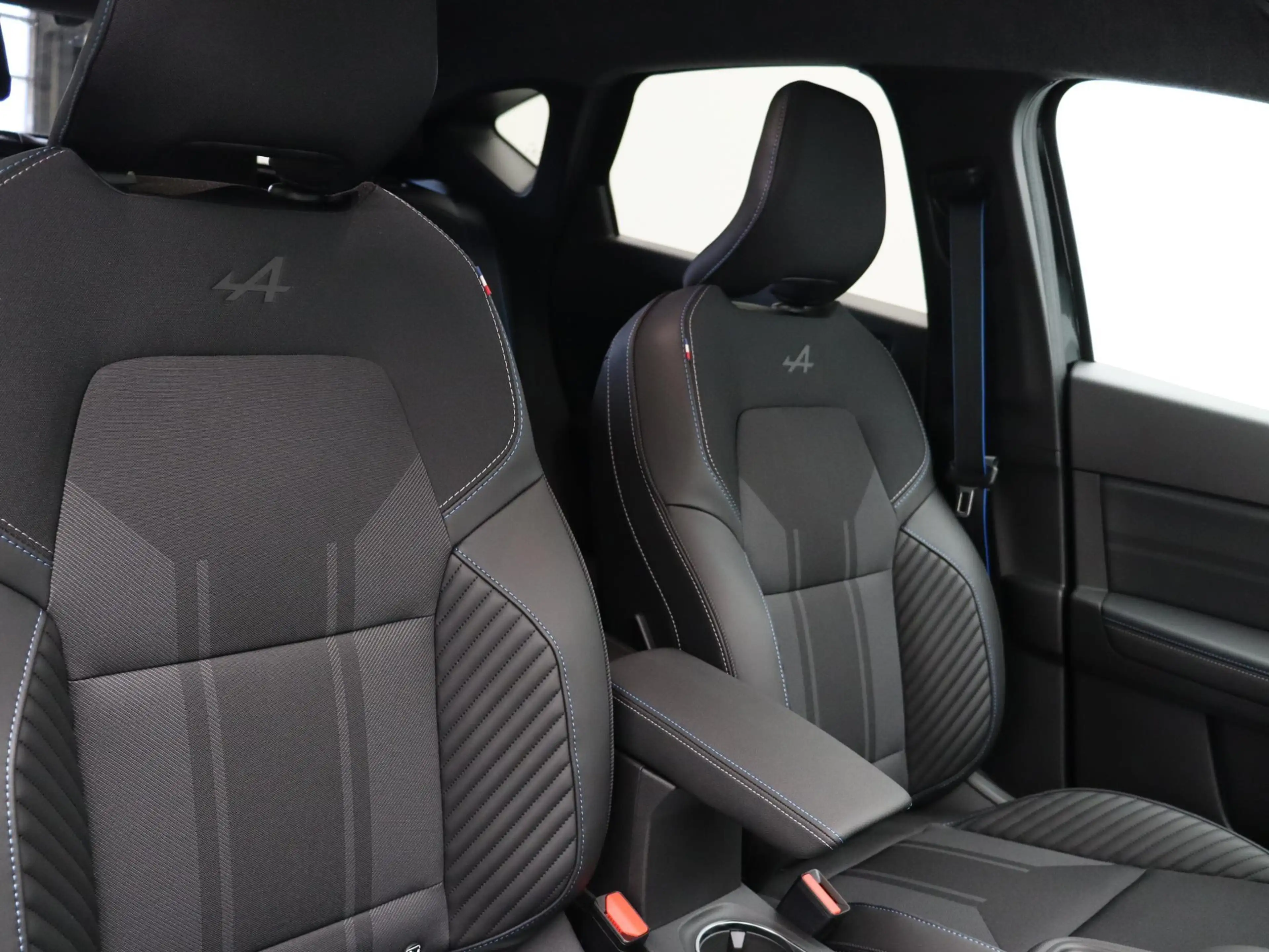 Renault Captur esprit Alpine Full hybrid | Achteruitrijcamera | A — photo 4