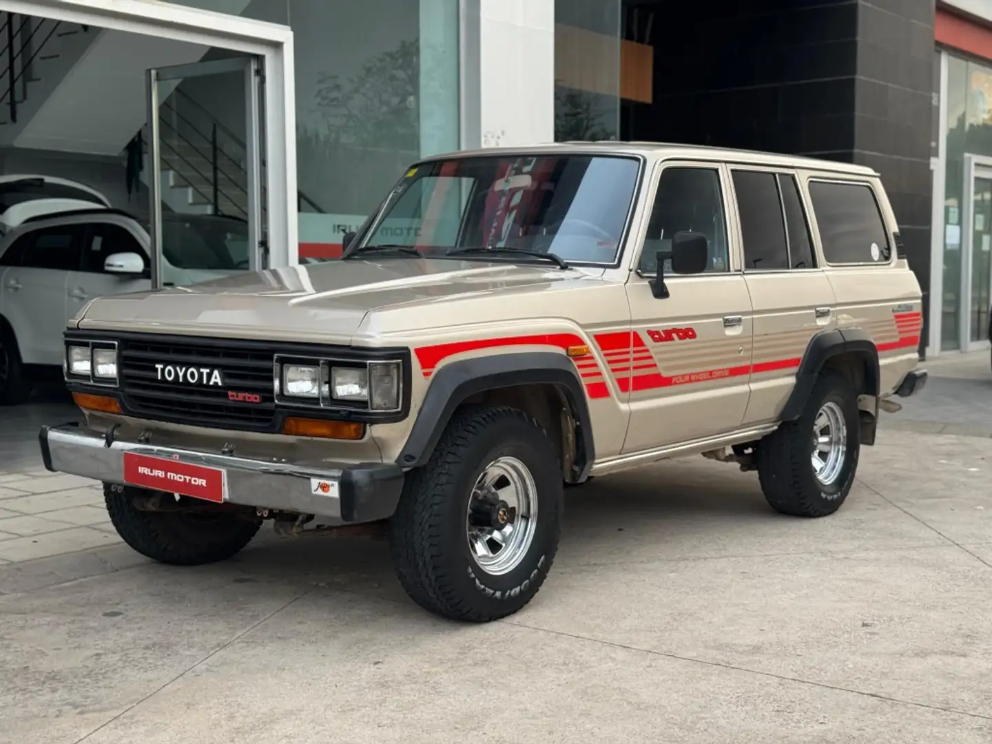 Toyota Land Cruiser FJ60 4.0 HDJ60 Beige - 2