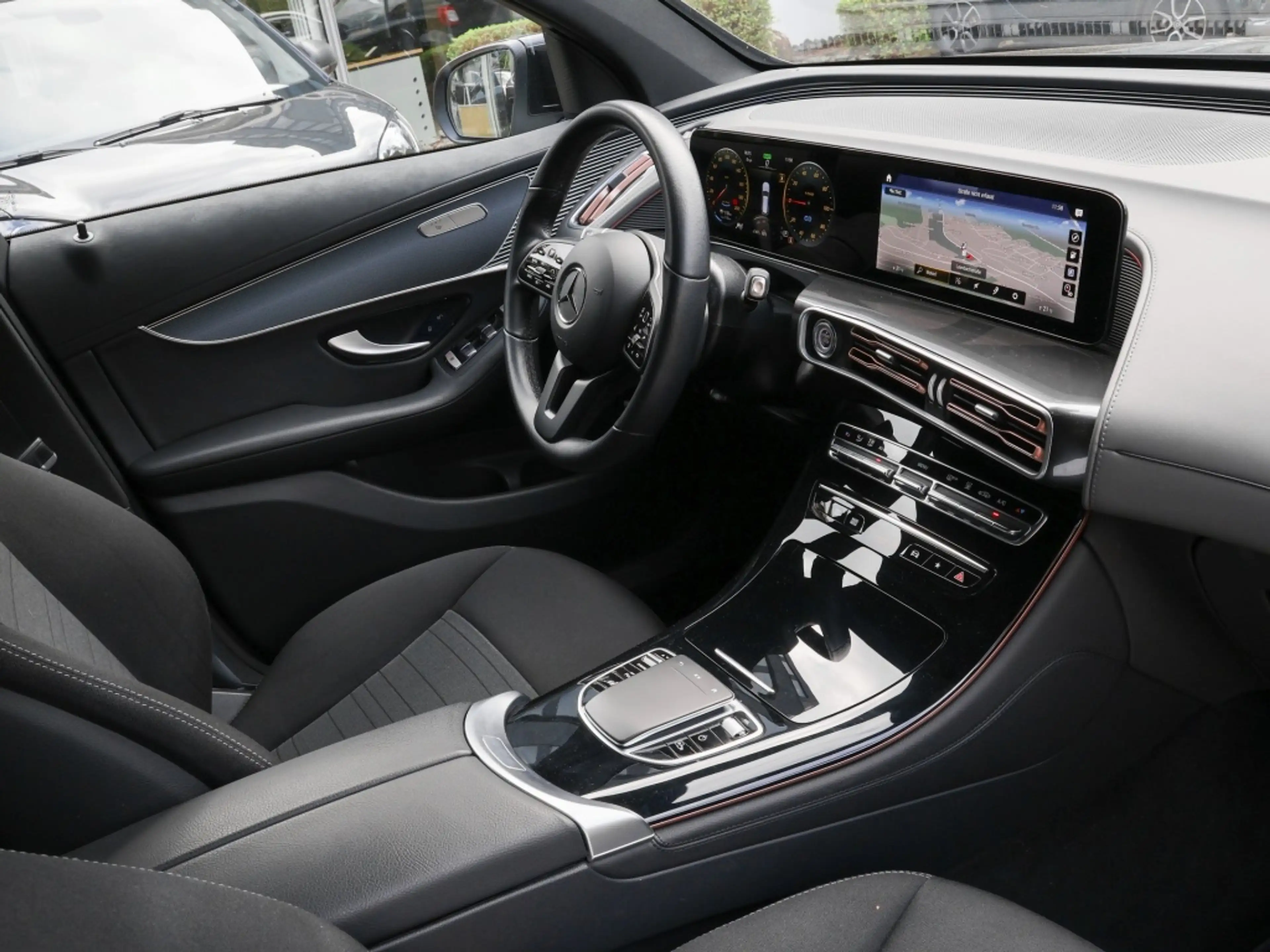 Mercedes-Benz EQC 400 400 4M MLB/Ambiente/Distr/Kamera/Shz/Navi/ — photo 4