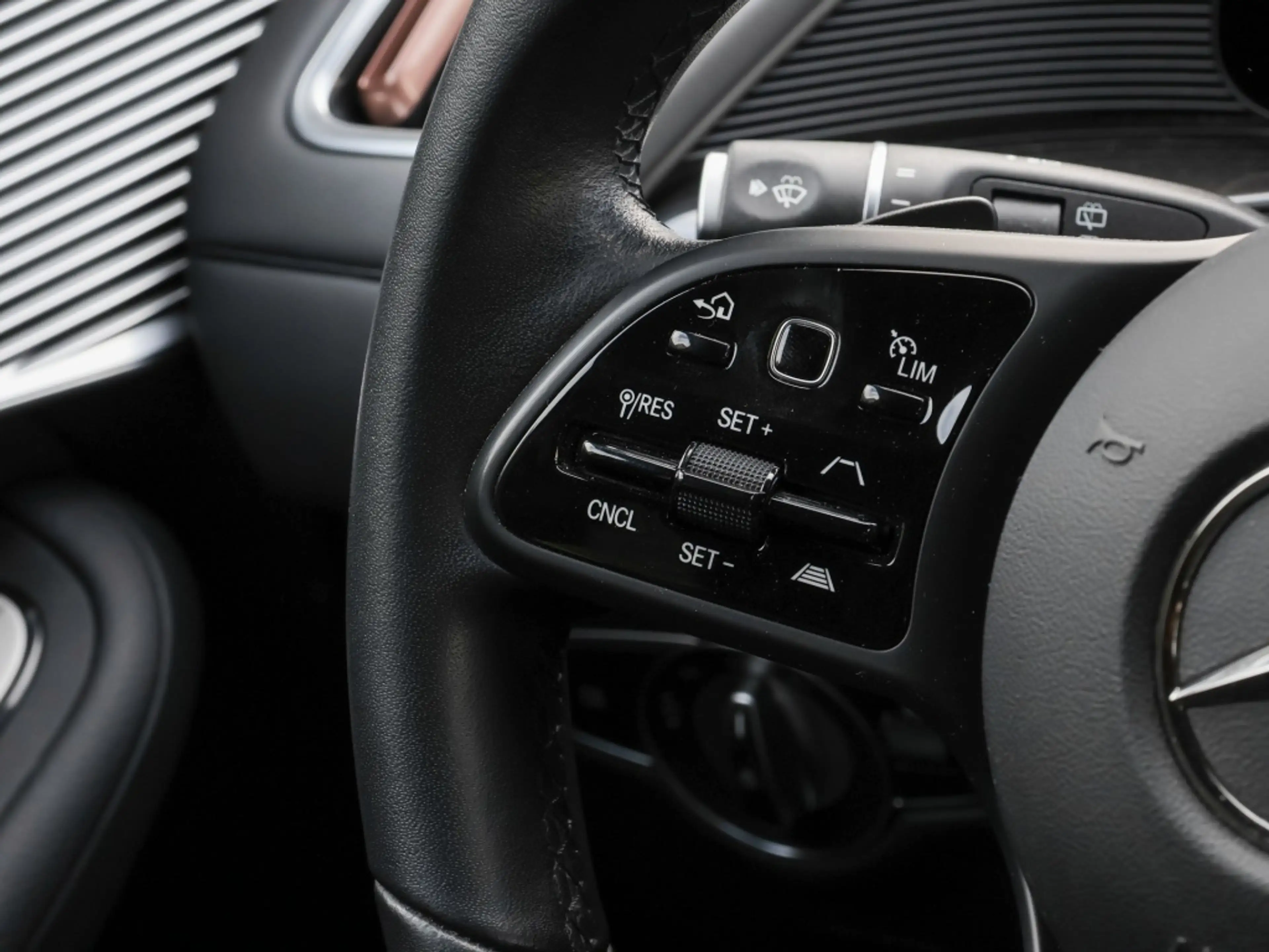 Mercedes-Benz EQC 400 400 4M MLB/Ambiente/Distr/Kamera/Shz/Navi/ — photo 11