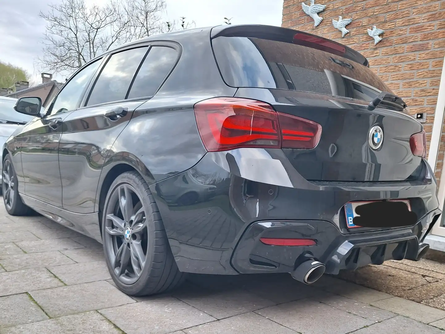 BMW 140 M140i xDrive Sport-Aut. Special Edition Zwart - 1
