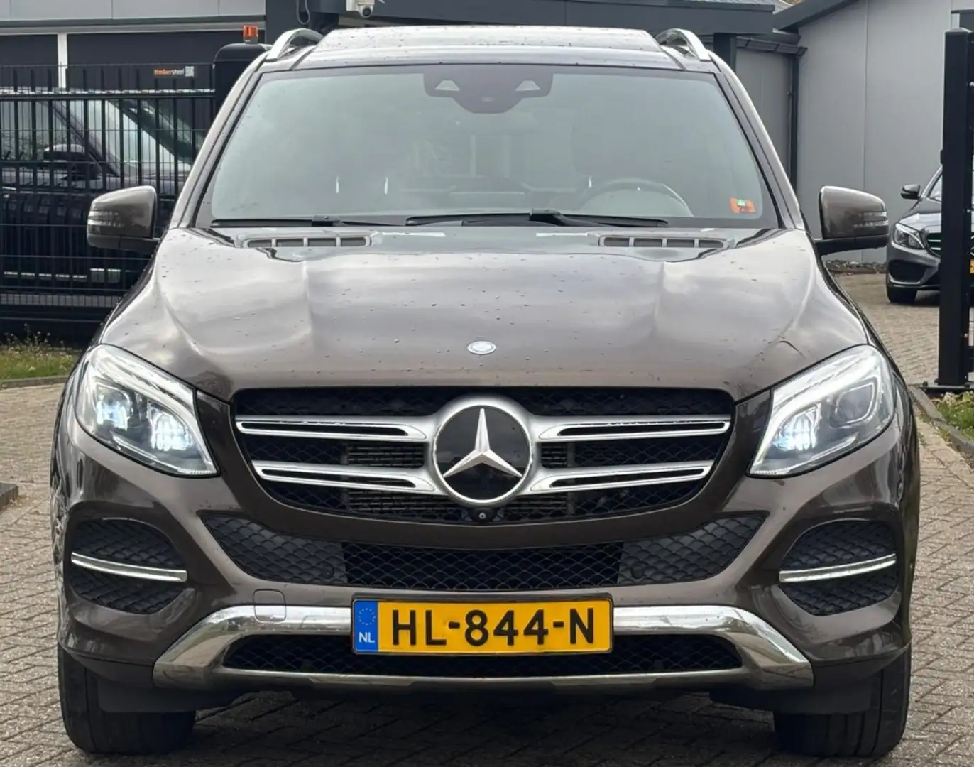 Mercedes-Benz GLE 500 e 4MATIC Marrón - 2