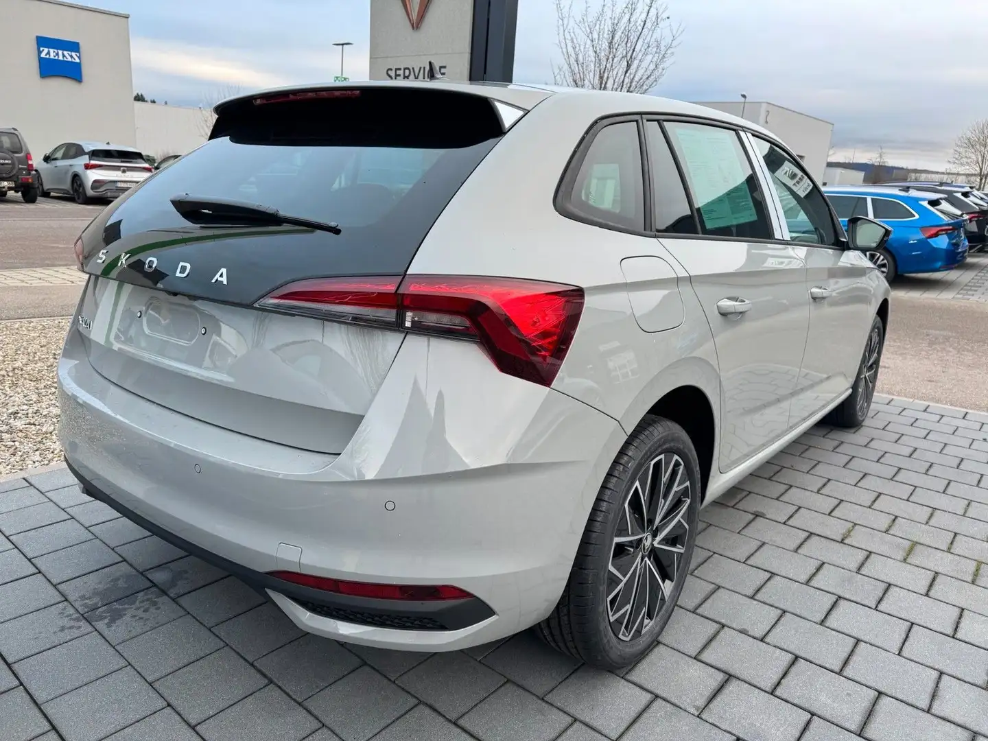 Skoda Scala Tour 1,0 TSI 85 kW 7-Gang-DSG Gri - 2