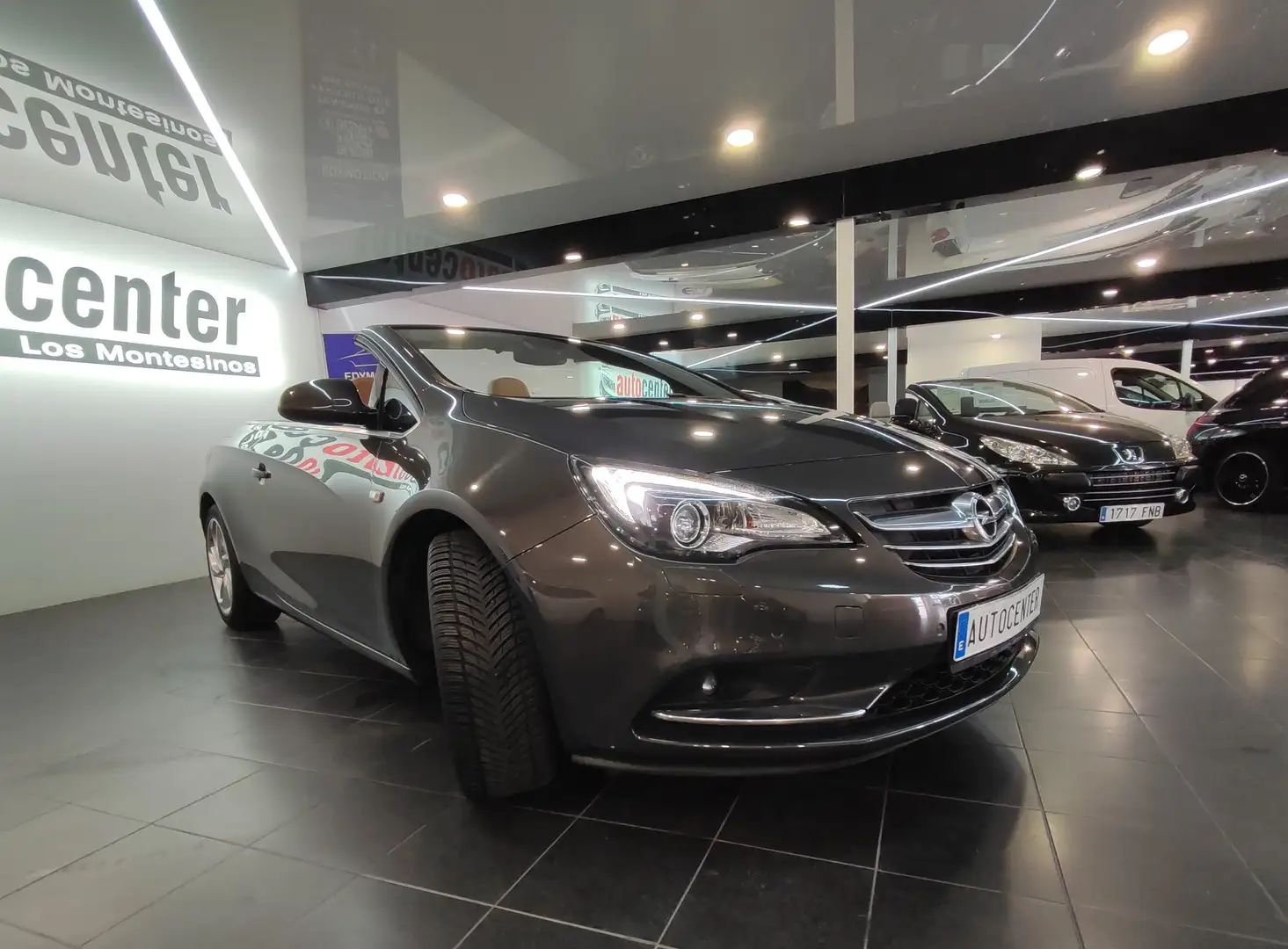 Opel Cabrio 1.4T S&S Excellence Gris - 2