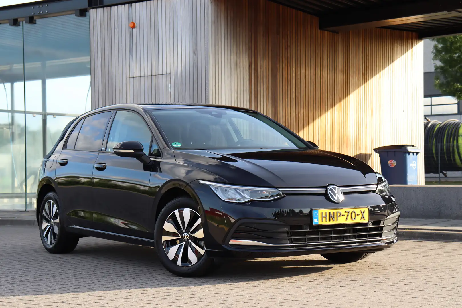 Volkswagen Golf 1.5 TSI ACT MOVE 150PK ACC Virtual Dealeronderh. Zwart - 1