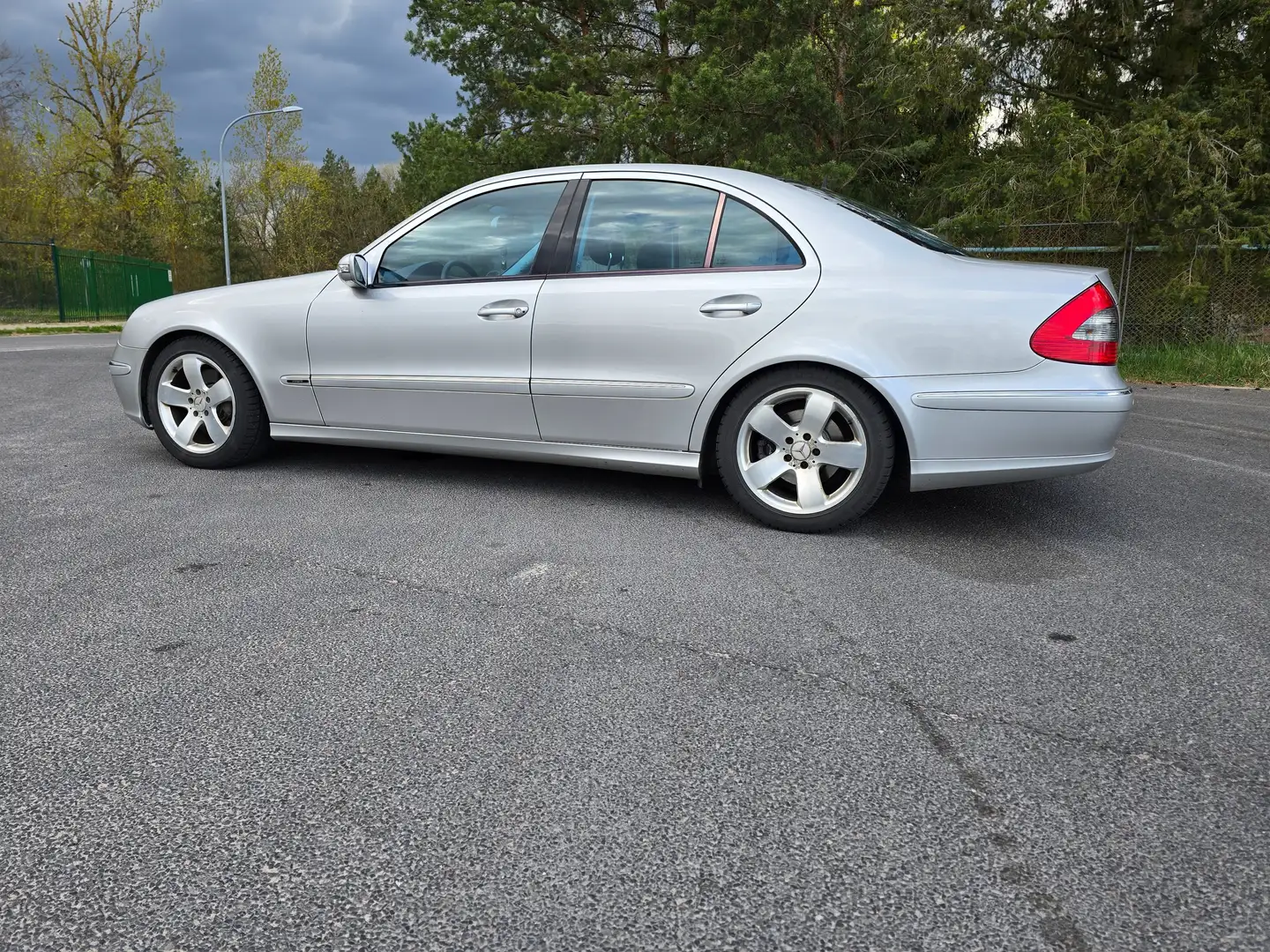 Mercedes-Benz E 500 E-Klasse Avantgarde Ezüst - 1