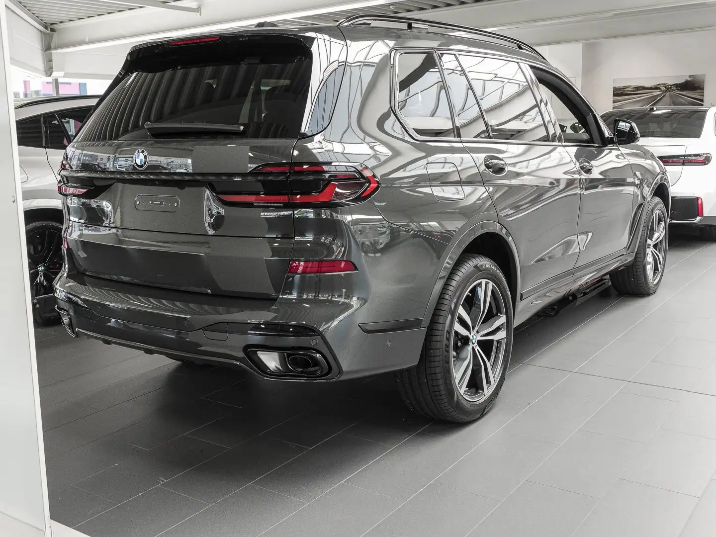 BMW X7 xDrive40d M-SportpaketPro Komfortpaket ExklusivPak Grau - 2