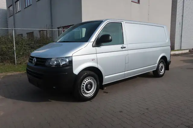 Volkswagen T5 Transporter Kasten lang / Klima / Werkstatt.