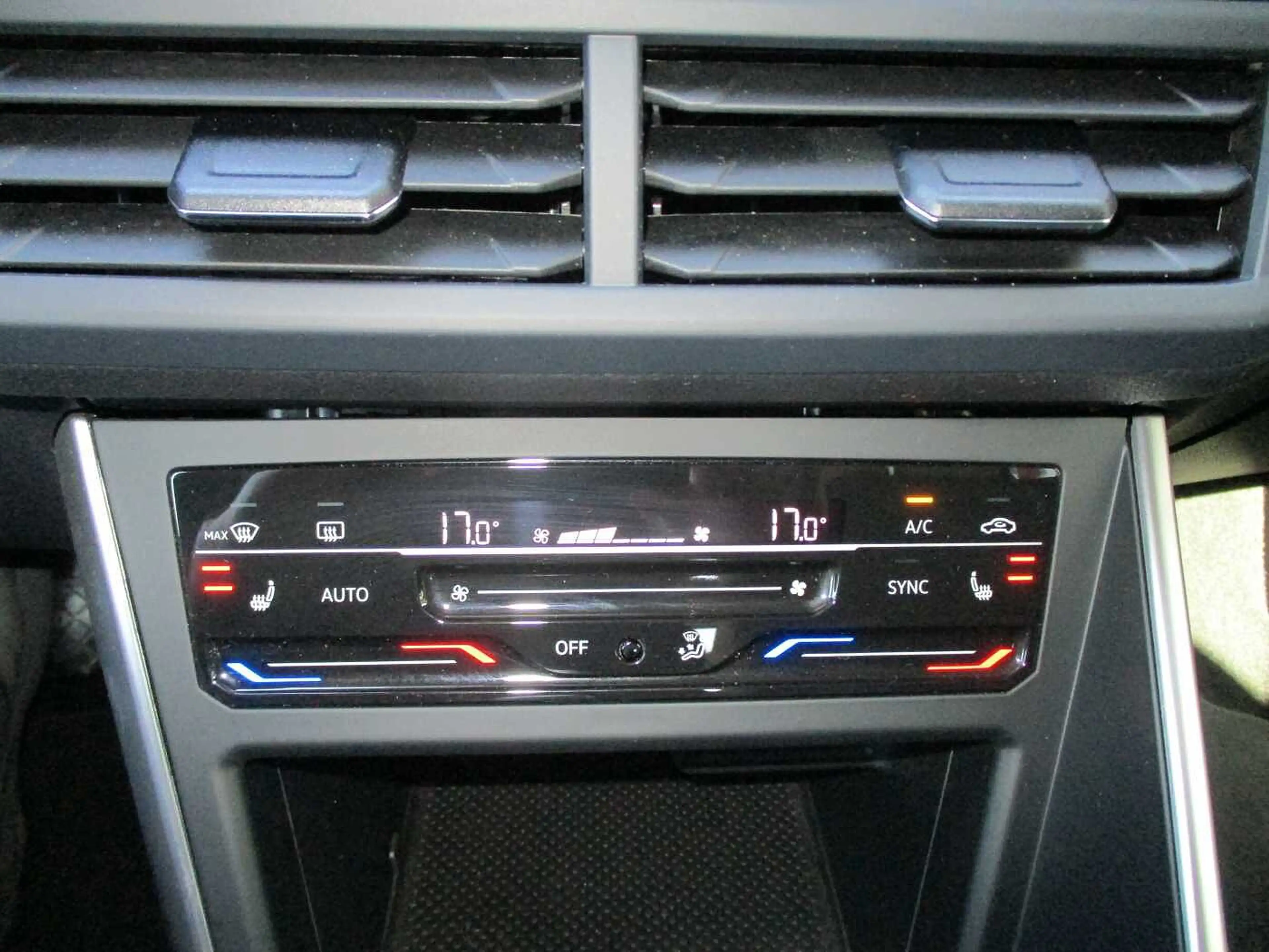 Volkswagen Taigo Life, LED, Sitzheizung, Klimaautomatik — photo 10