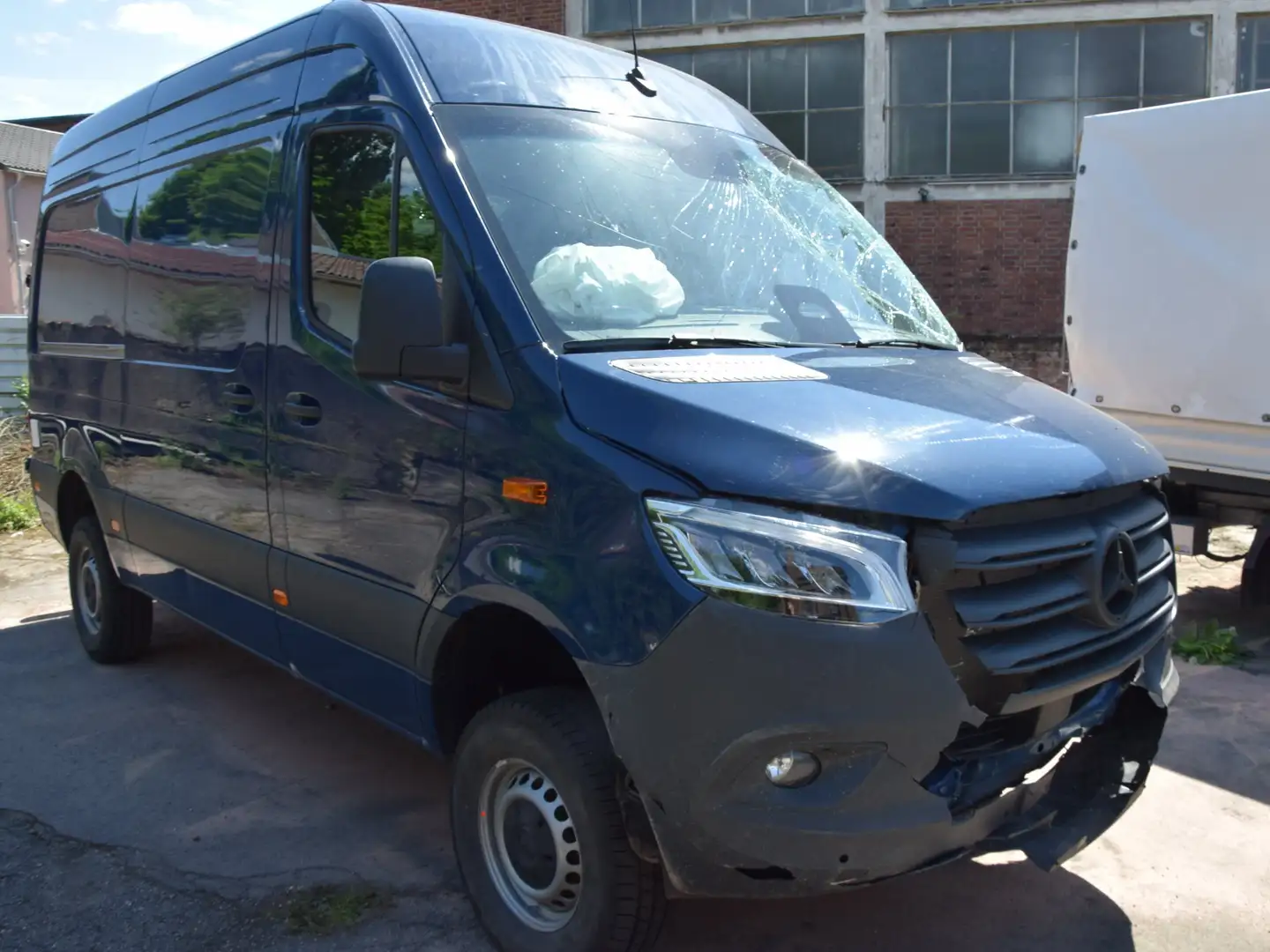 Mercedes-Benz Sprinter 319 CDI 4x4 Allradantrieb PRO 9G-TRONIC Blauw - 1