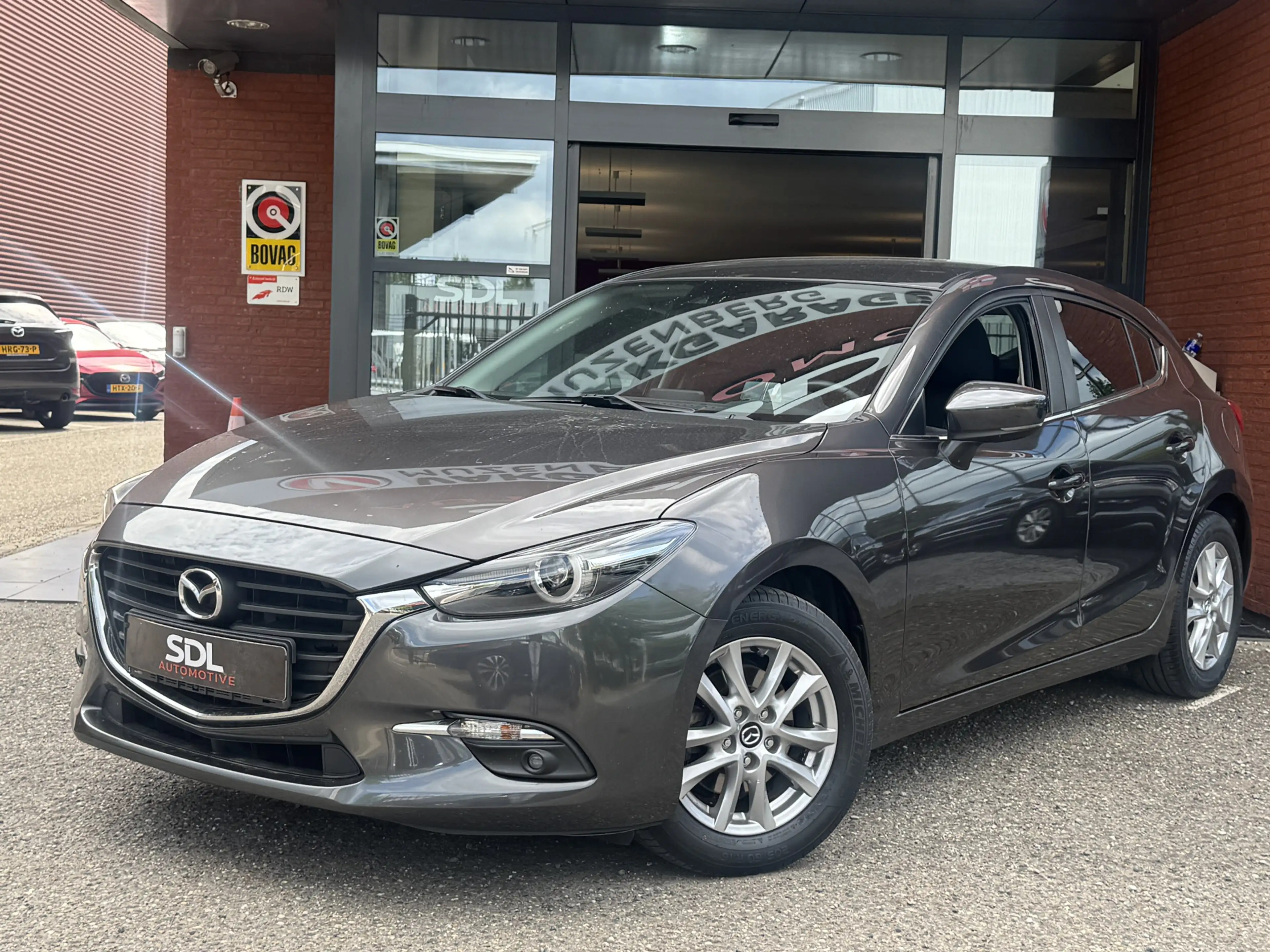 Mazda 3 2.0 SkyActiv-G 120 GT-M // NAVI // CAMERA // HEAD — photo 2