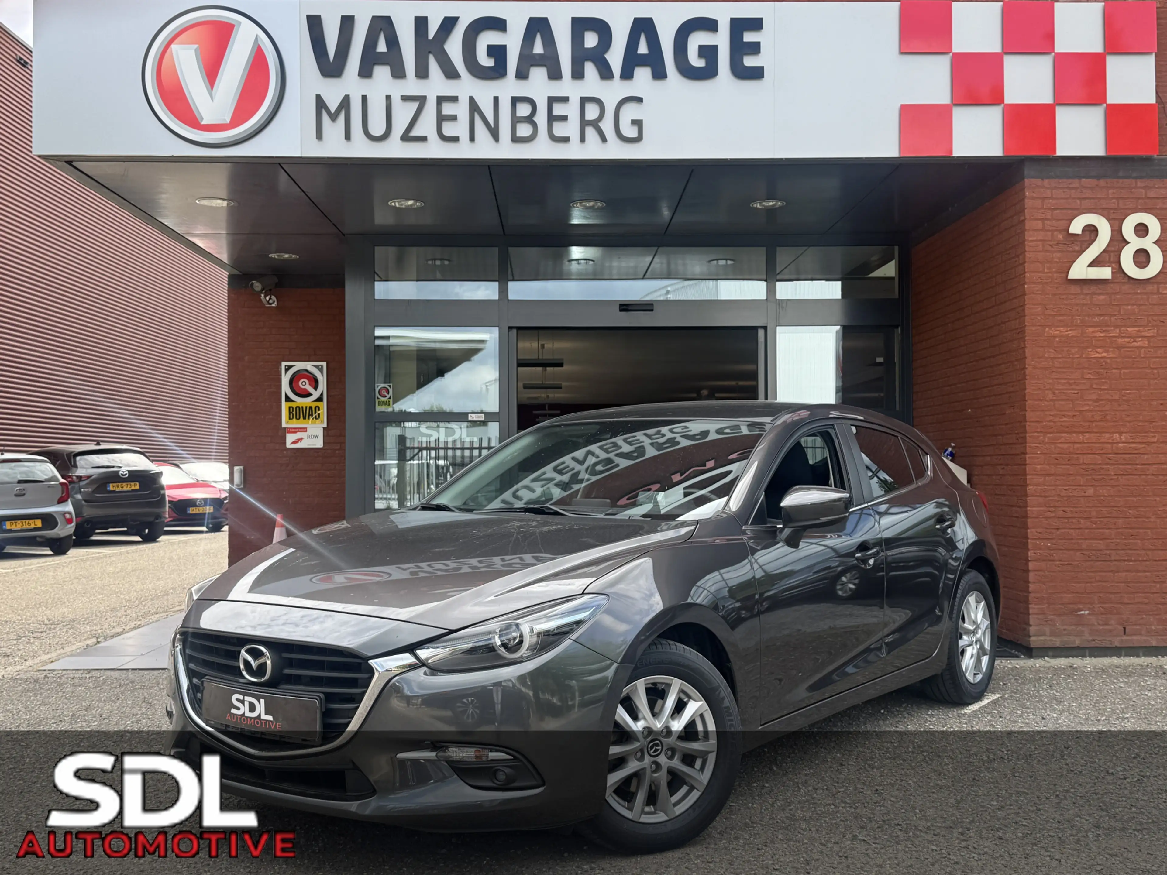 Mazda 3 2.0 SkyActiv-G 120 GT-M // NAVI // CAMERA // HEAD