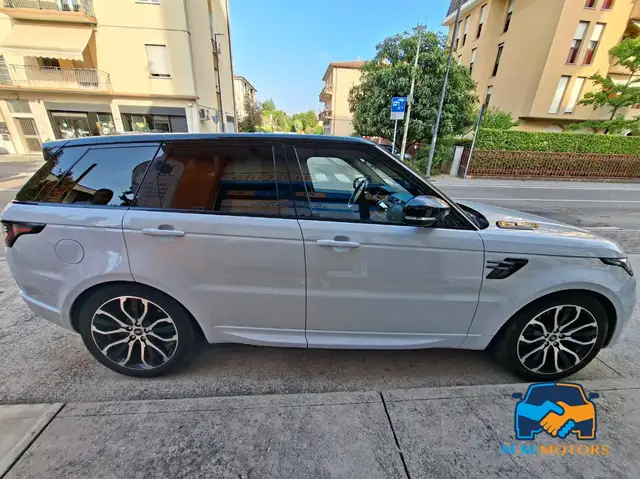 Land Rover Range Rover Sport view 4