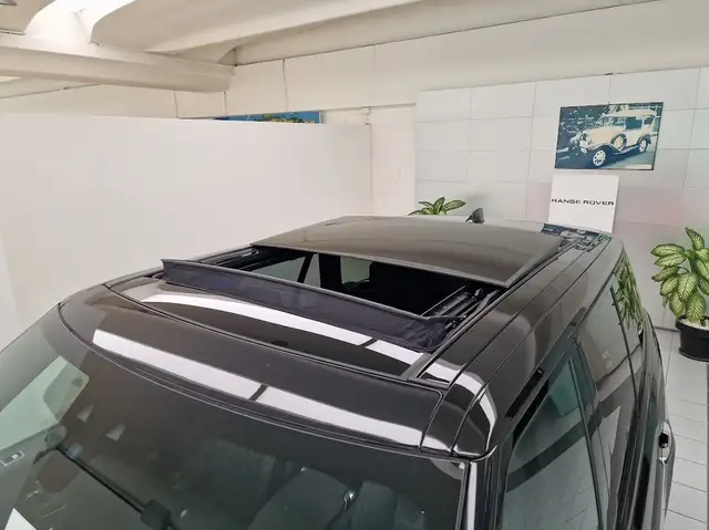 Land Rover Range Rover view 23