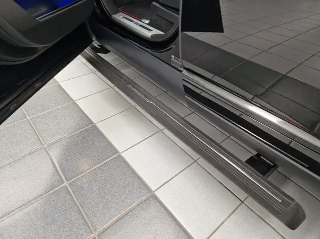 Land Rover Range Rover view 22