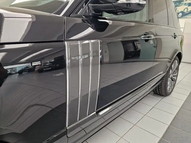 Land Rover Range Rover view 24