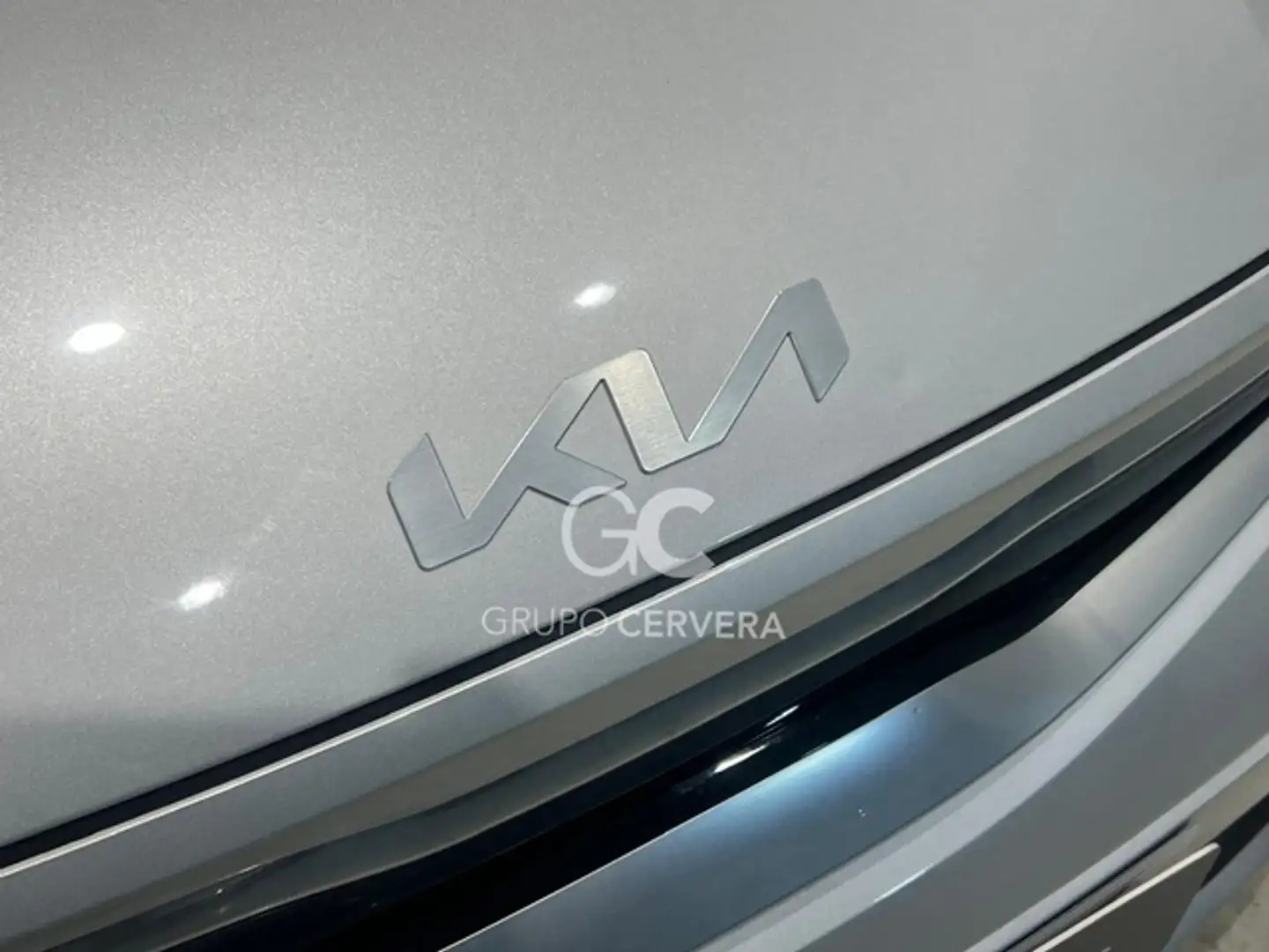 Kia Stonic 1.0 T-GDi MHEV Drive 100 Plateado - 2